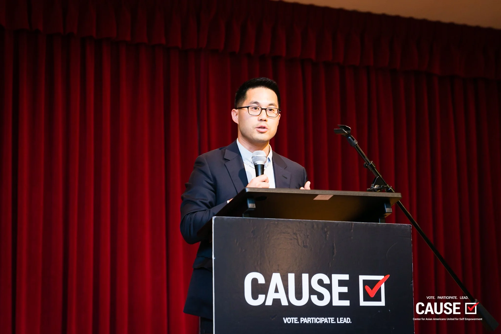 Thomas Wong speaking at the 2019 CAUSE Leadership Institute Graduation