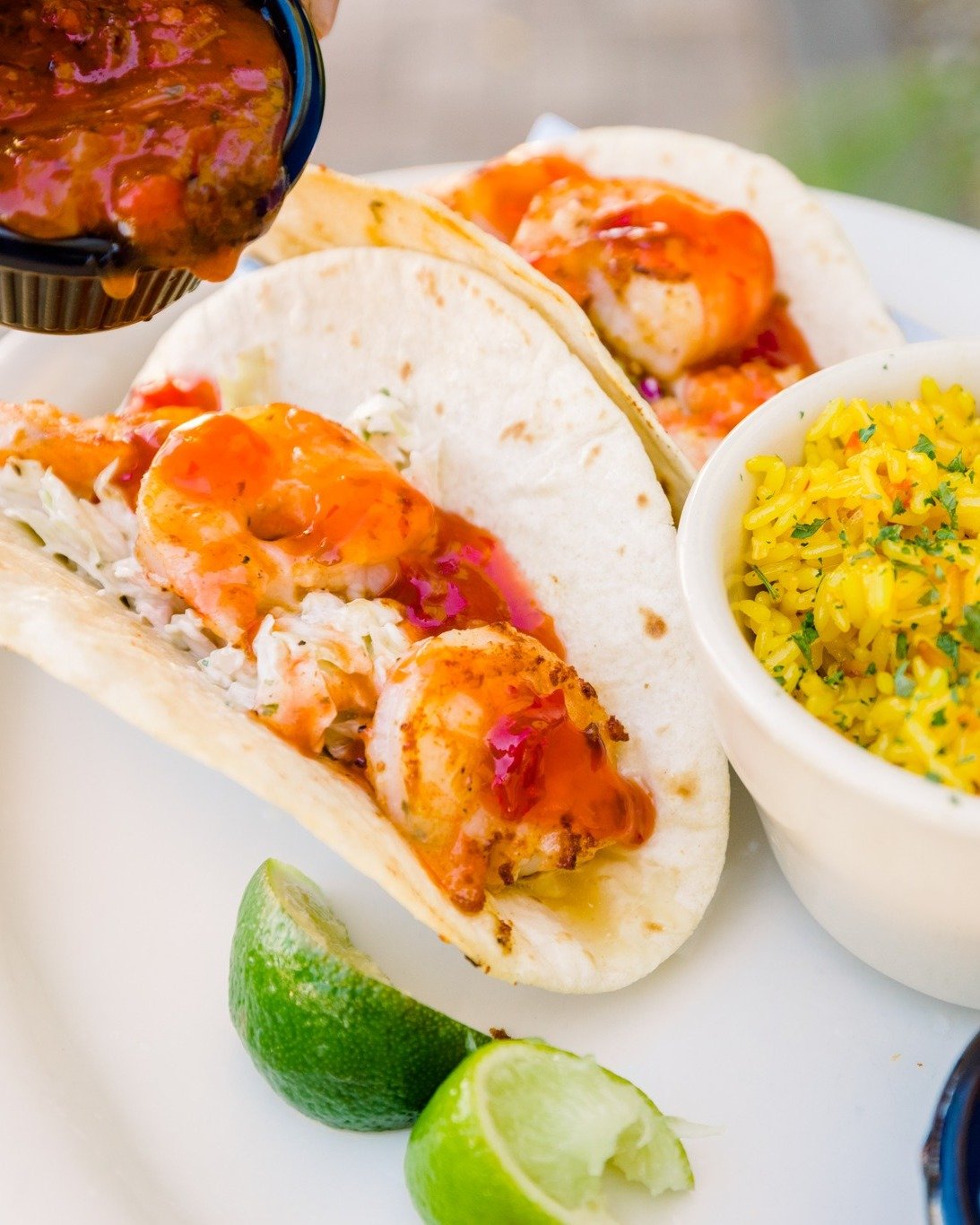 Taco 'bout a good time! Join us this Cinco de Mayo for mouthwatering tacos with a coastal twist! 🌮
.
.
.
#spacecoast #cocoabeach #cocoabeachdining #spacecoastfood #diningincocoabeach #capecanaveral #melbournefl #lovefl #florida #margaritas #goodfood