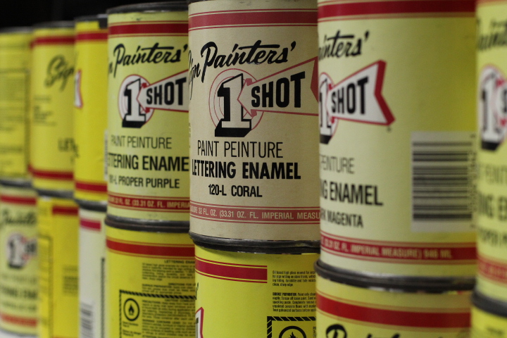 One Shot 5-Color Lettering and Pinstripe Paint 1/4 Pint Cans with Bonus Striping Brush Kit Colors: Bright Red, Lemon Yellow, Emerald Green, Reflex