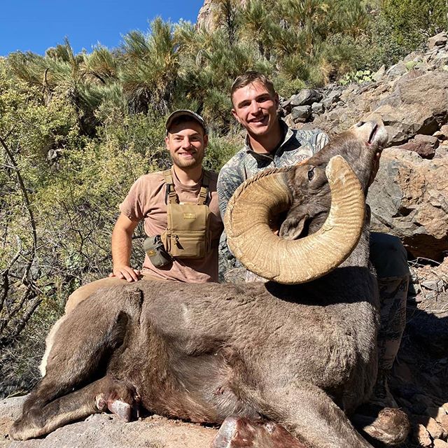 Huge congrats to our friend Avery who was able to kill this GIANT Rocky Mountain Big Horn Sheep in our home state of Arizona this past weekend!!! #rockymountainbighorn #sheephunting #wildsheepfoundation #wildsheep #fullcurl #hunt_az #Arizona #themoun