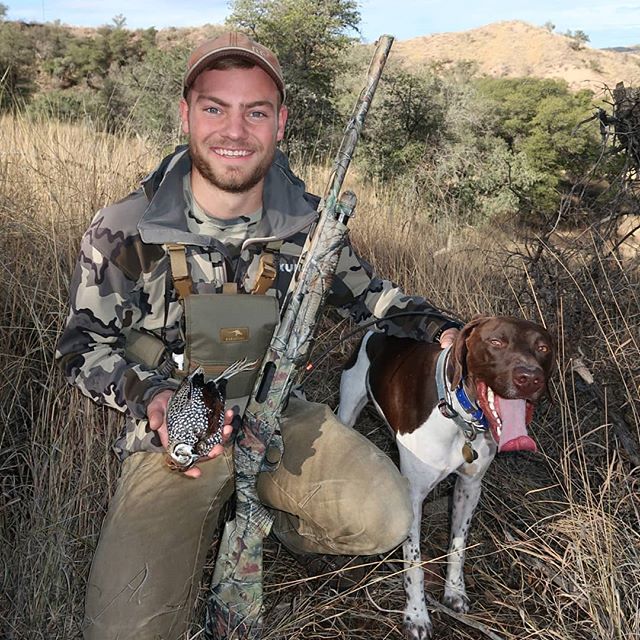 When you're Coues Deer hunting and your bird dog slams on point, you throw some shotgun shells into your @marsupialgear bino harness and go whack em! 
#mearnsquailmonday #mearnsquail #marsupialgear #birddog #germanshorthairedpointer #pointingdogs #gs