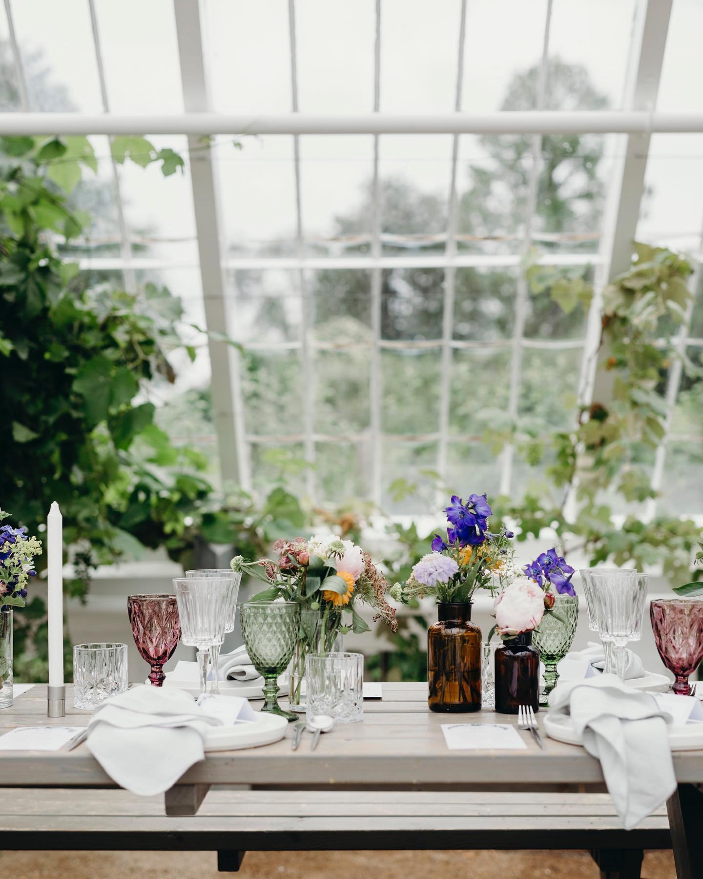 Throwback to this enchanting greenhouse setting! 🌿💐 As wedding season beckons, we&rsquo;re eagerly anticipating more projects and weddings as inspiring as this one. We can&rsquo;t wait to create magical moments together amidst the beauty of floral 