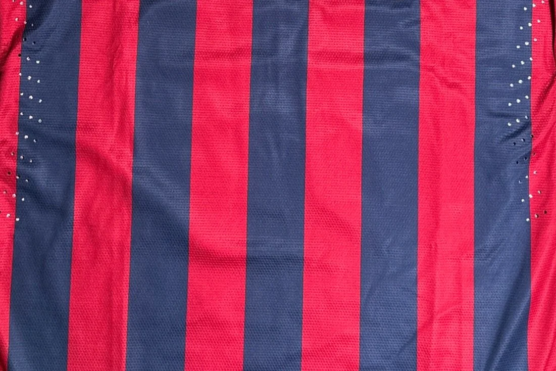 Messi 2013 Blue and Red Jersey - Crop.jpg