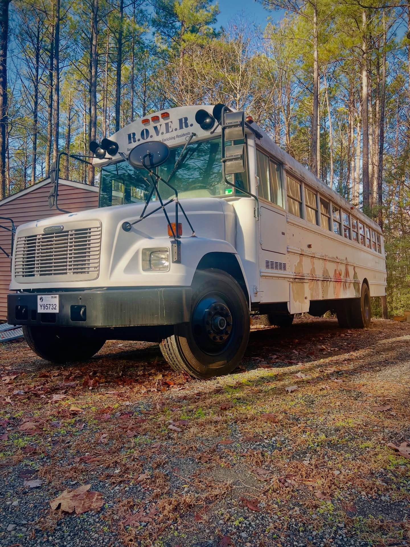 Welcome to our next custom build&hellip;a school bus library 📚 for the International School of Charlottesville 🌎@interntnlschoolcville 

The International School of Charlottesville reached out to Tiny Haven about building their private school a uni