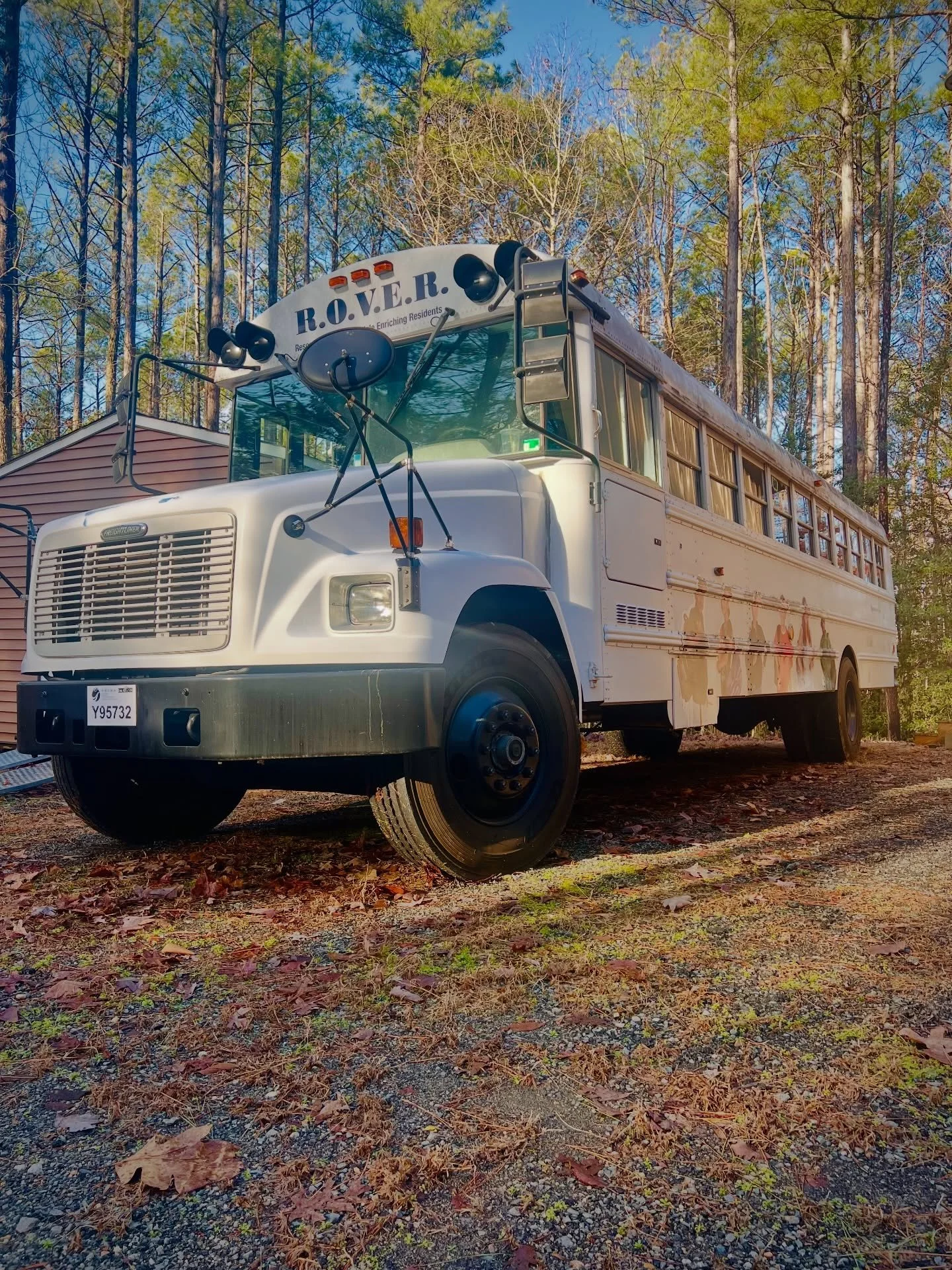 Welcome to our next custom build&hellip;a school bus library 📚 for the International School of Charlottesville 🌎@interntnlschoolcville 

The International School of Charlottesville reached out to Tiny Haven about building their private school a uni