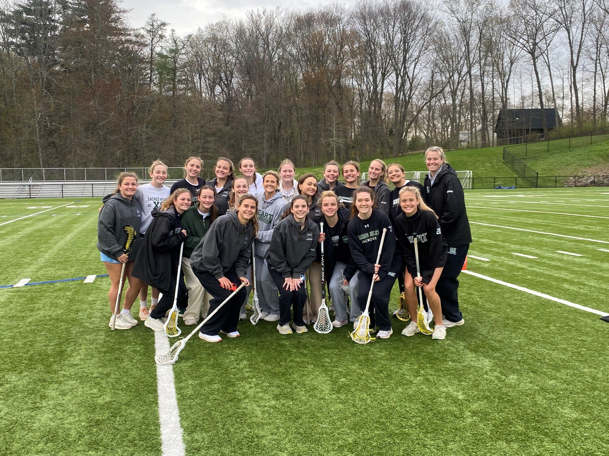 What an amazing Friday Night Clinic - thank you Sacred Heart Greenwich for showing leadership to our K-4 young lacrosse players.  They will soon be superstars like you! 🤩🥍👏