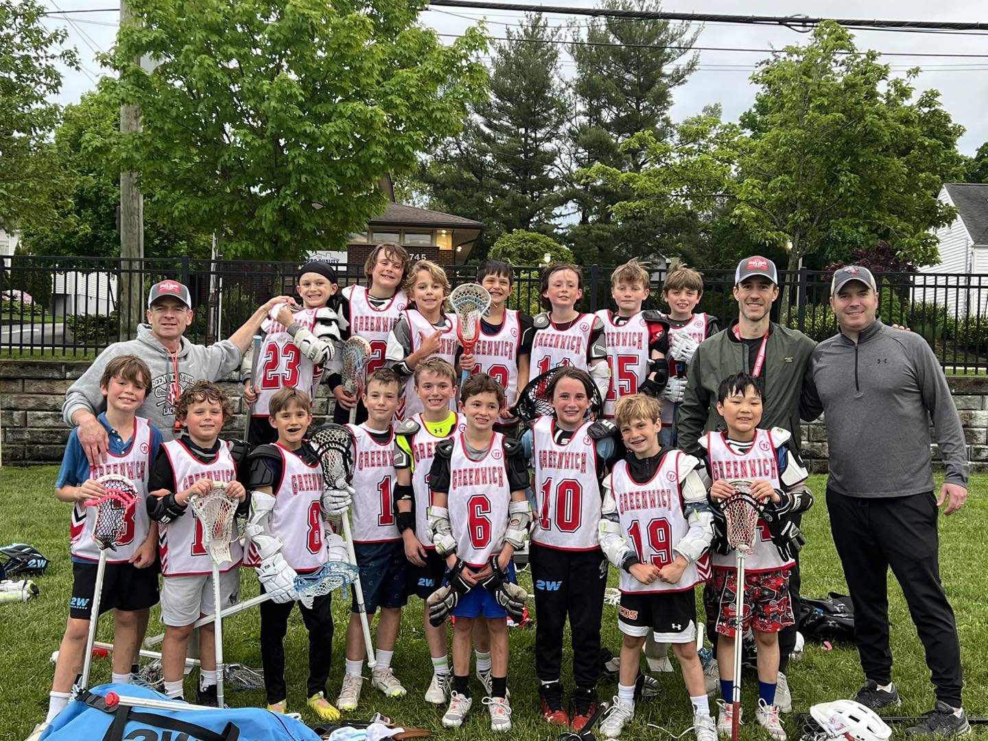 Boys 3 White won a nail-biter last night against Larchmont.  It was tied at half time but they pulled ahead to secure an undefeated regular season&hellip;.strong work boys! 🤩🥍