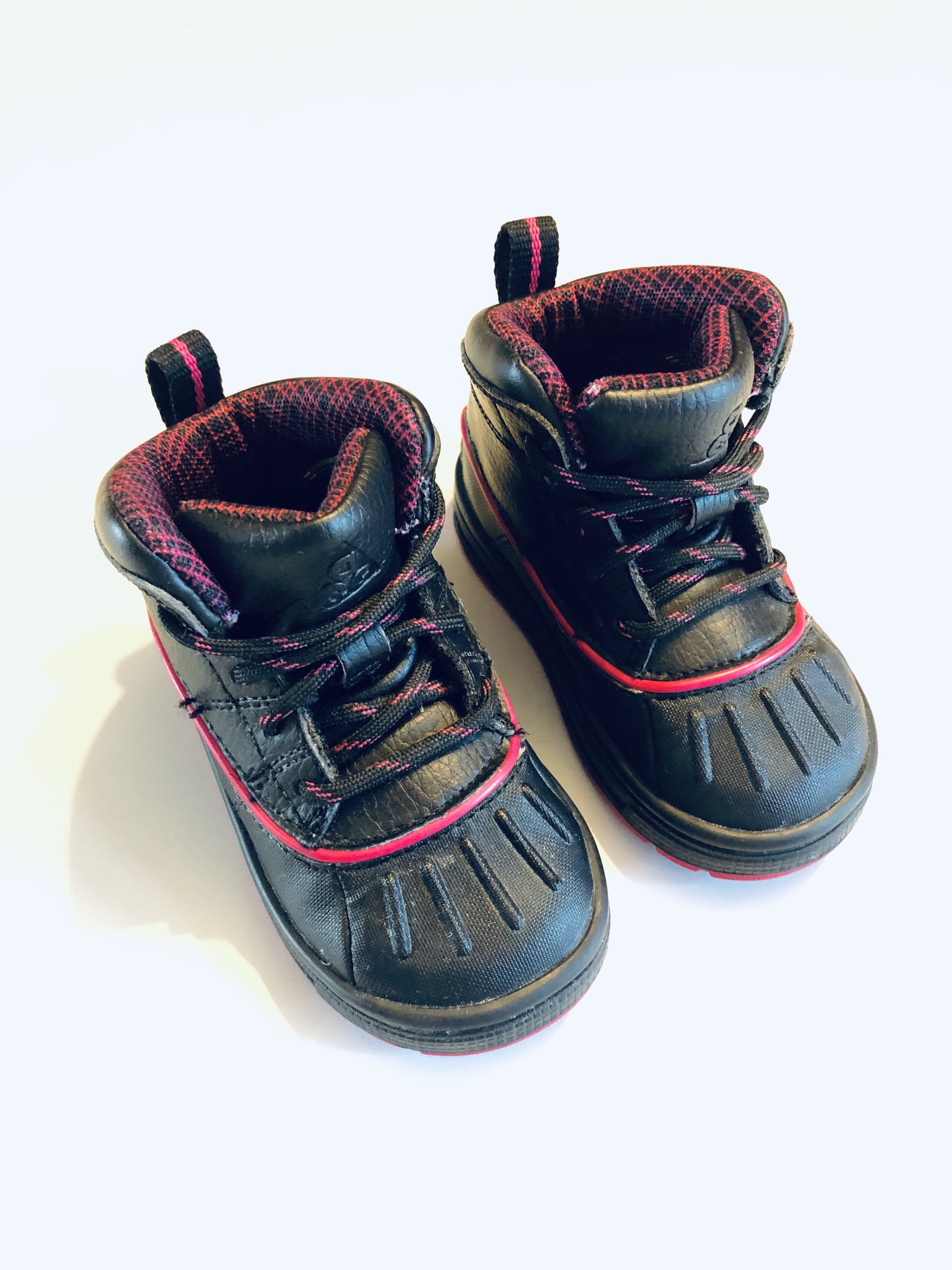 Nike ACG Woodside boots in black - size 5 (eur 21.5) — AND THEY WEAR