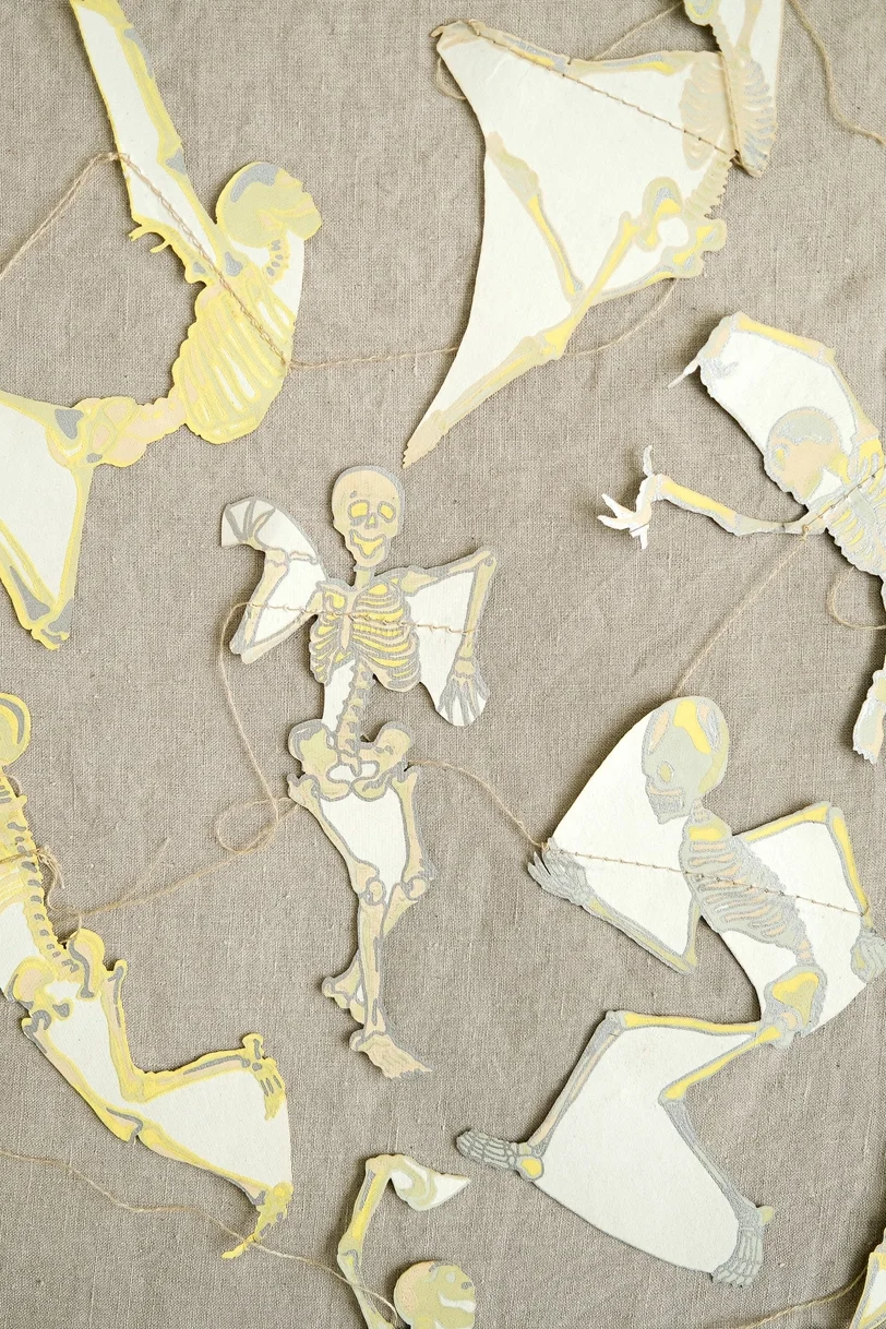 East End Press Dancing Skeletons Garland 03.webp