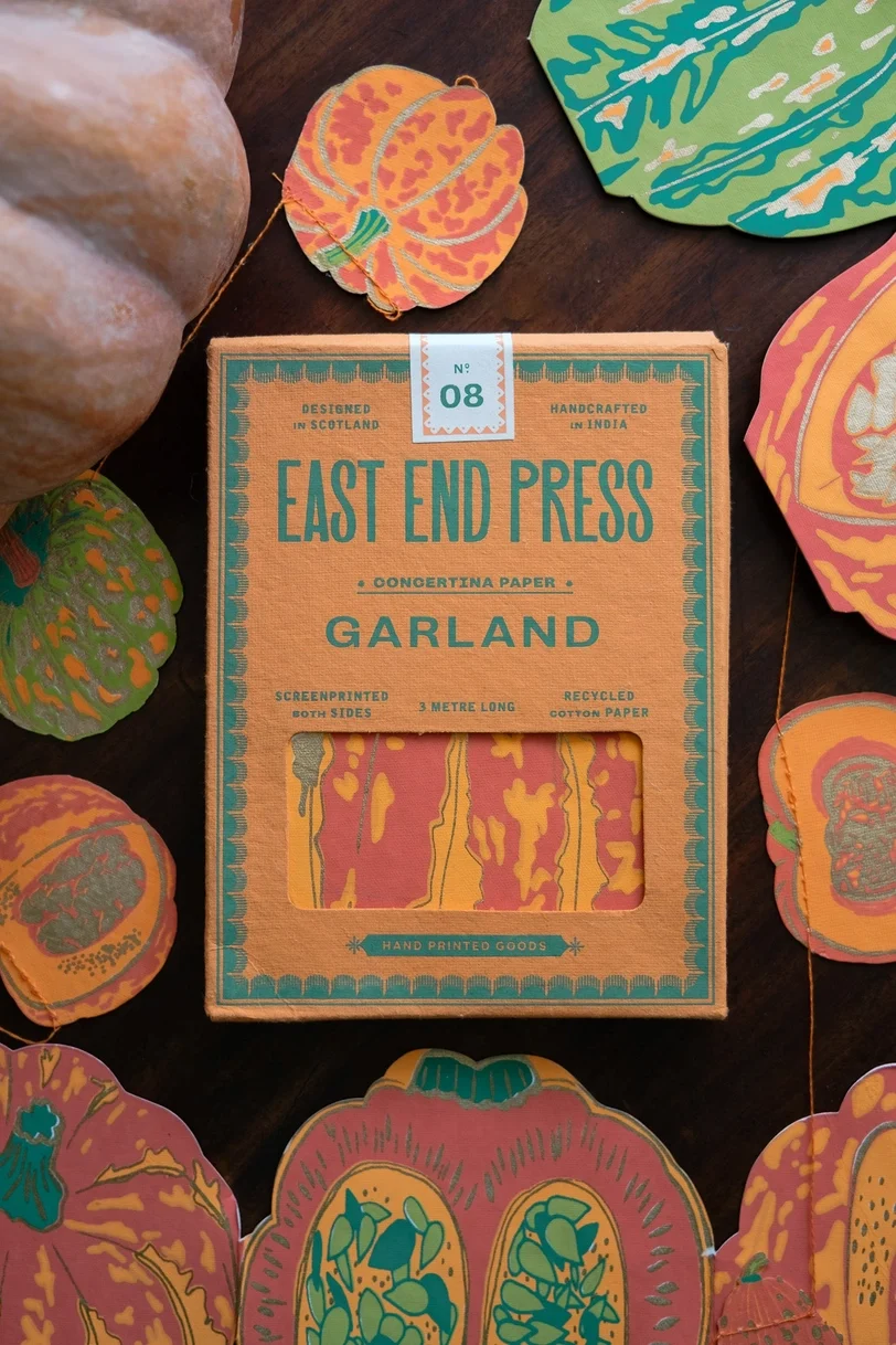 East End Press Pumpkins Garland 01.webp