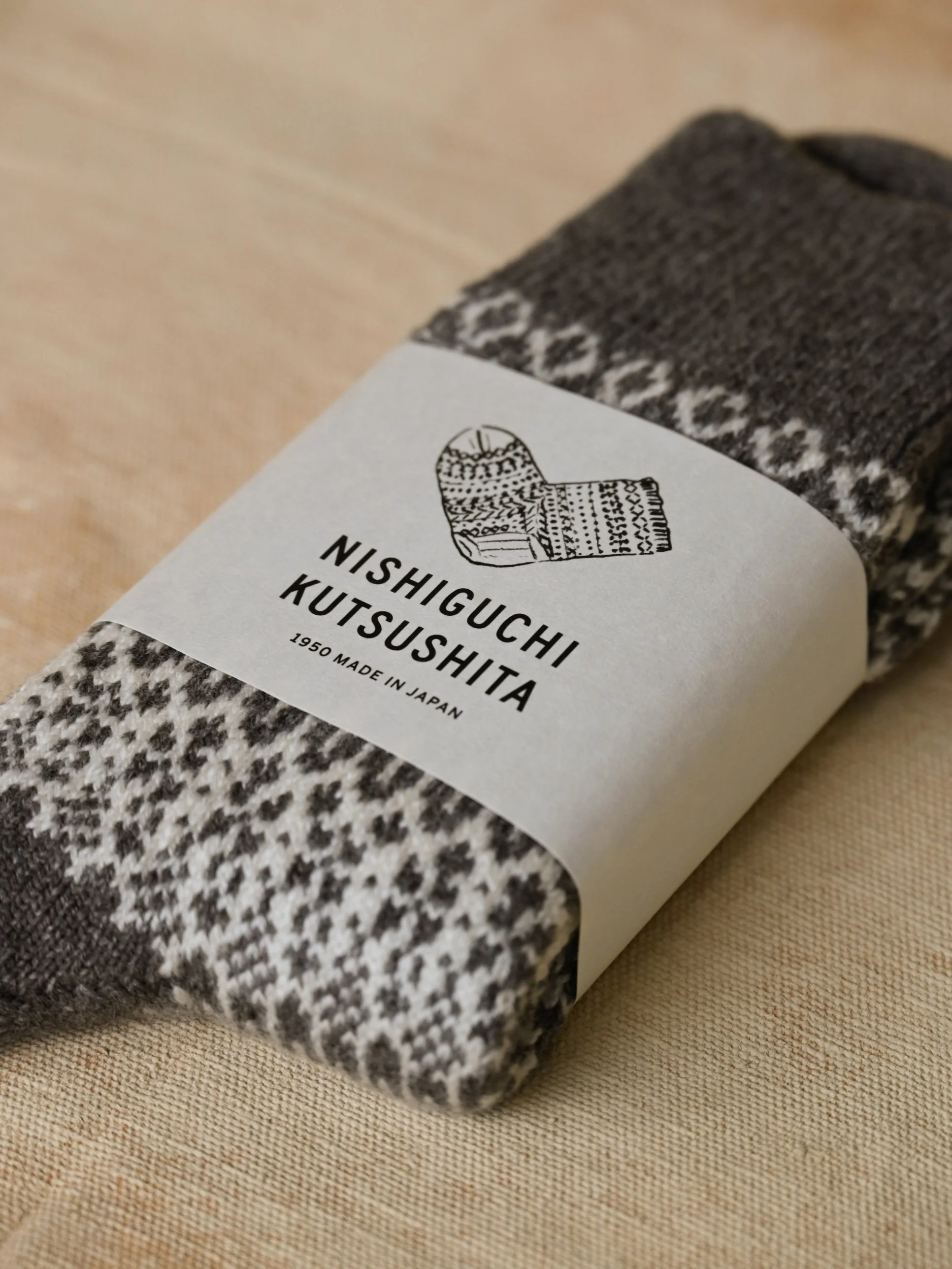 Nishiguchi Kutsushita - Wool Jacquard Socks Gray 1.jpg