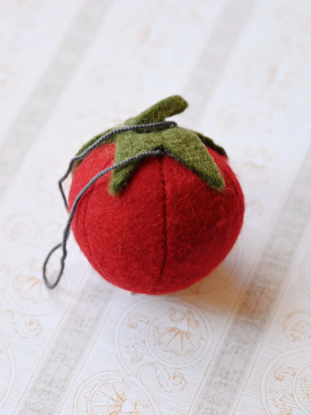 Silk+Road+Bazaar+Tomato+Ornament+01.webp