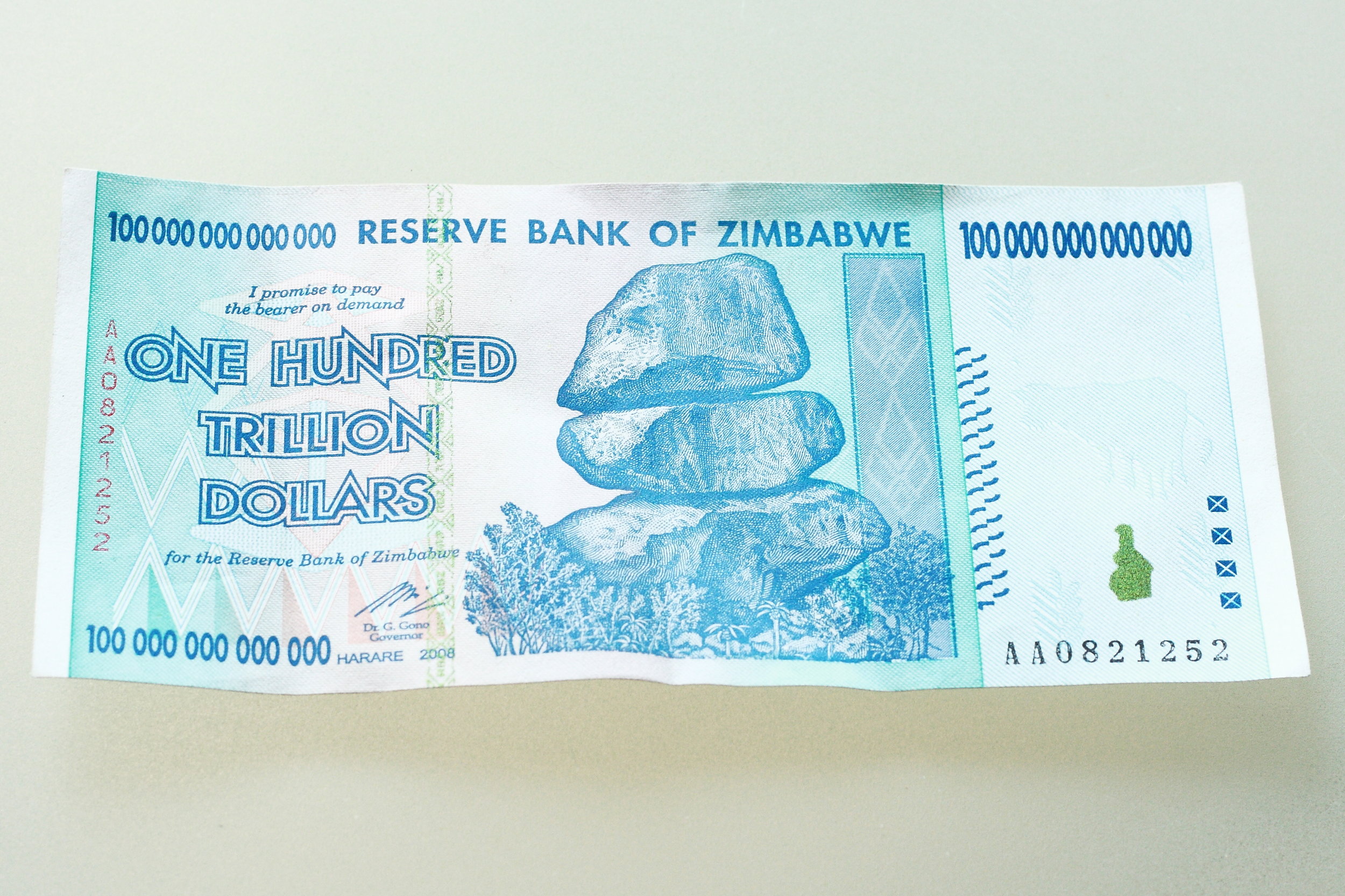 zimbabwe-money.jpg