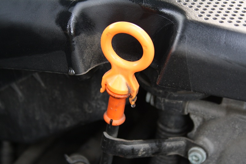 How To Properly Check Your Oil (3 ways) AAAA Auto Storage & Car Park