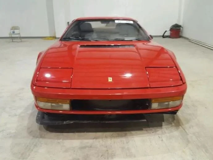 Store-salvage-Title-Ferrari-Testarossa-with-aaaa-auto-storage-2.jpg