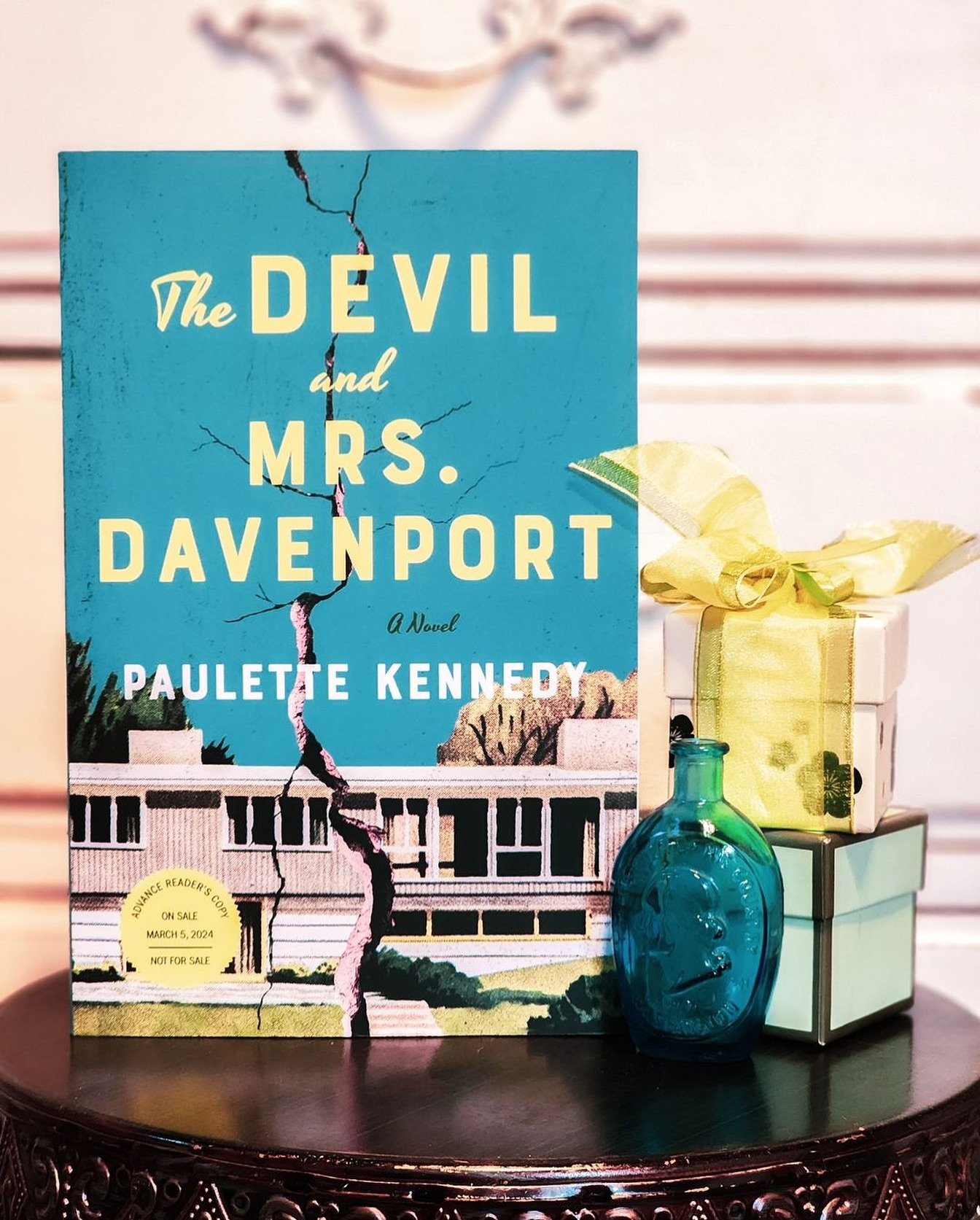 🖤 Repost from @booksloveandunderstanding 
✍️ Book Tour / Book Review ✍️ 
Devil and Mrs.Davenport by Paulette Kennedy 
.
*Thank you to #partner @suzyapprovedbooktours @amazonpublishing and author @pkennedywrites for my #gifted copy and for having me 