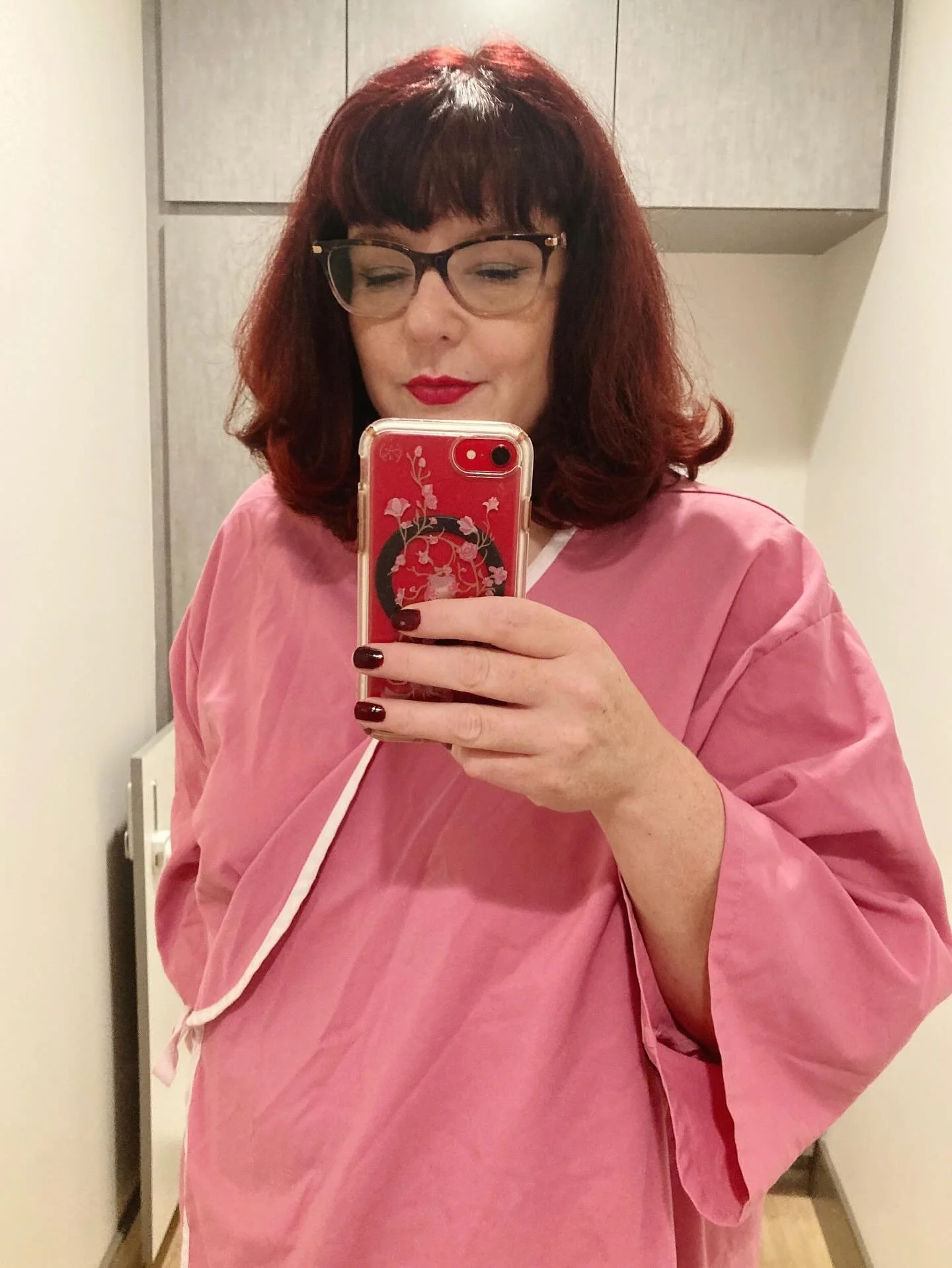 I know we all hate wearing these smocks&hellip;but here&rsquo;s your reminder to get your mammogram. I had a major breast cancer scare three years ago, during the worst year of my life, when I put my own health needs aside. Since then, I&rsquo;ve nev
