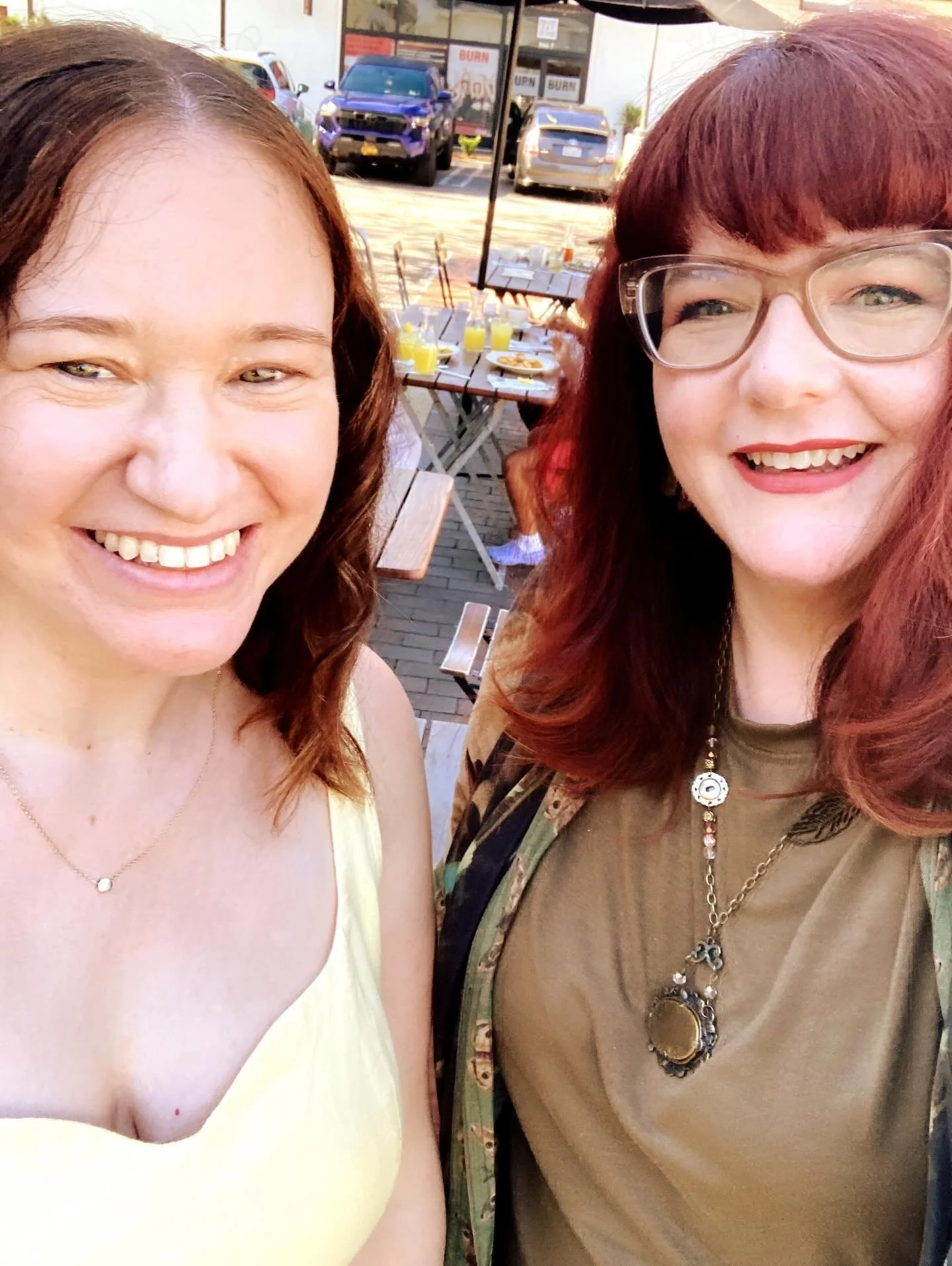 Had a wonderful time chatting with @lindahamiltonwriter over lunch today. We have a great conversation planned for Linda&rsquo;s launch for her debut novel, THE FOURTH WIFE, at B&amp;N in Westlake Village on March 31st. I hope you&rsquo;ll join us! 
