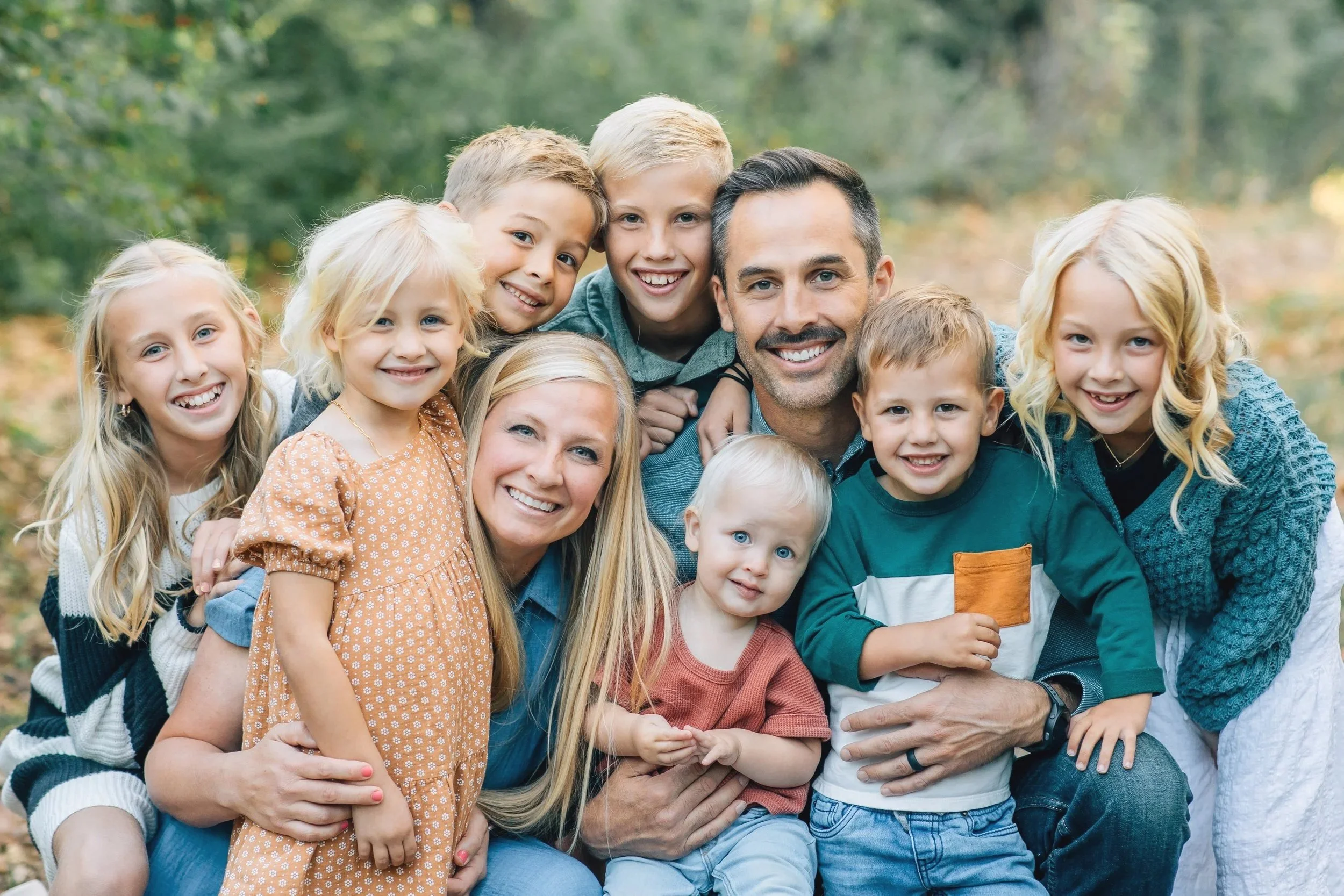 "AMAZING! Highly recommend! Yelena is a joy and a gifted photographer. She was super engaging with our kids and the photos turned out perfect!"   -Schmidt Family