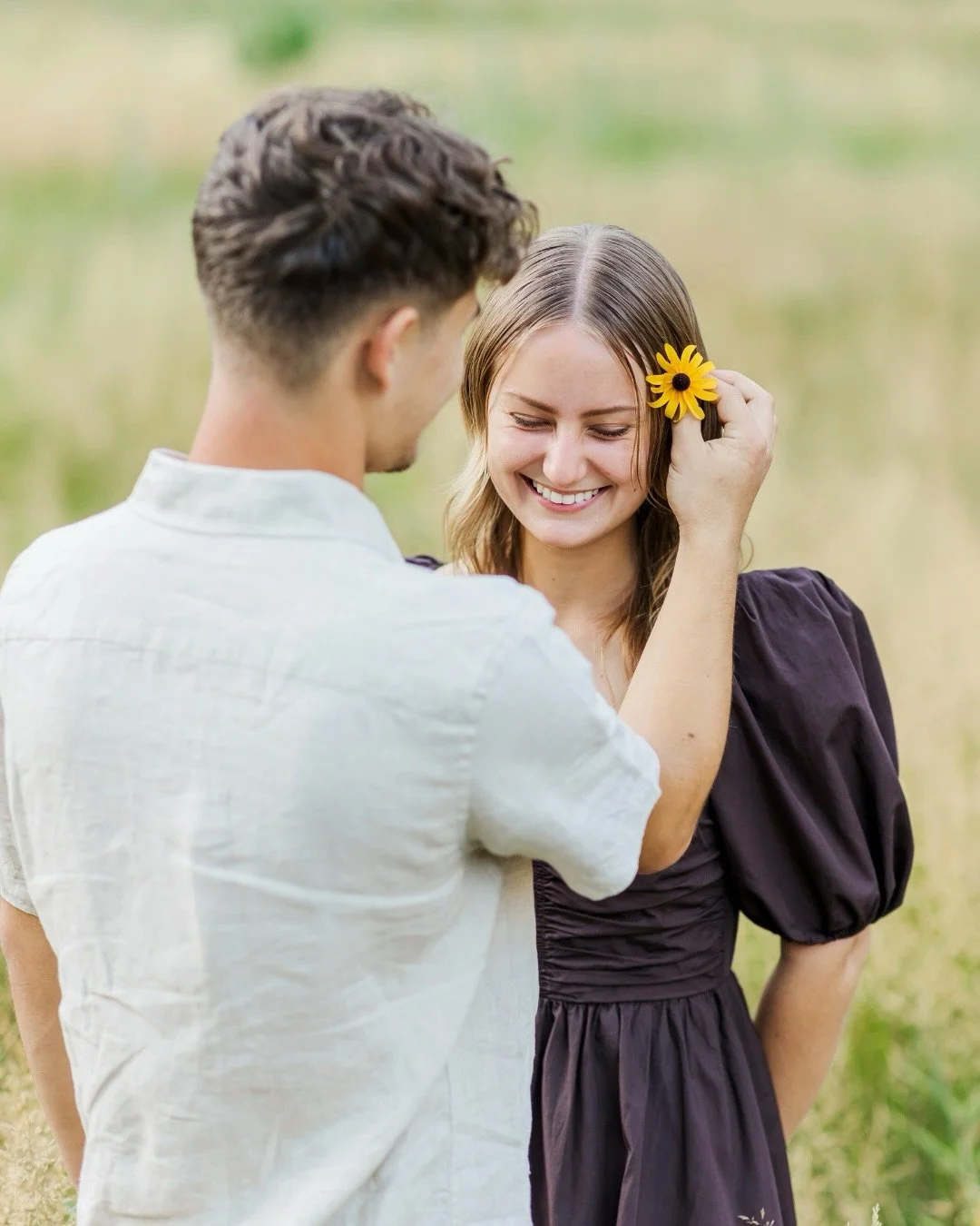 ☀️ Dreaming of a golden-hour session like this? My inbox is always open. ⛰️ 
.
.
.
.
#yosemiteengagment
#kansascityweddingphotographer #kcweddingphotographer #kcmocouplesphotographer #kcmoengagementphotographer @yosemitenps @stasyt12