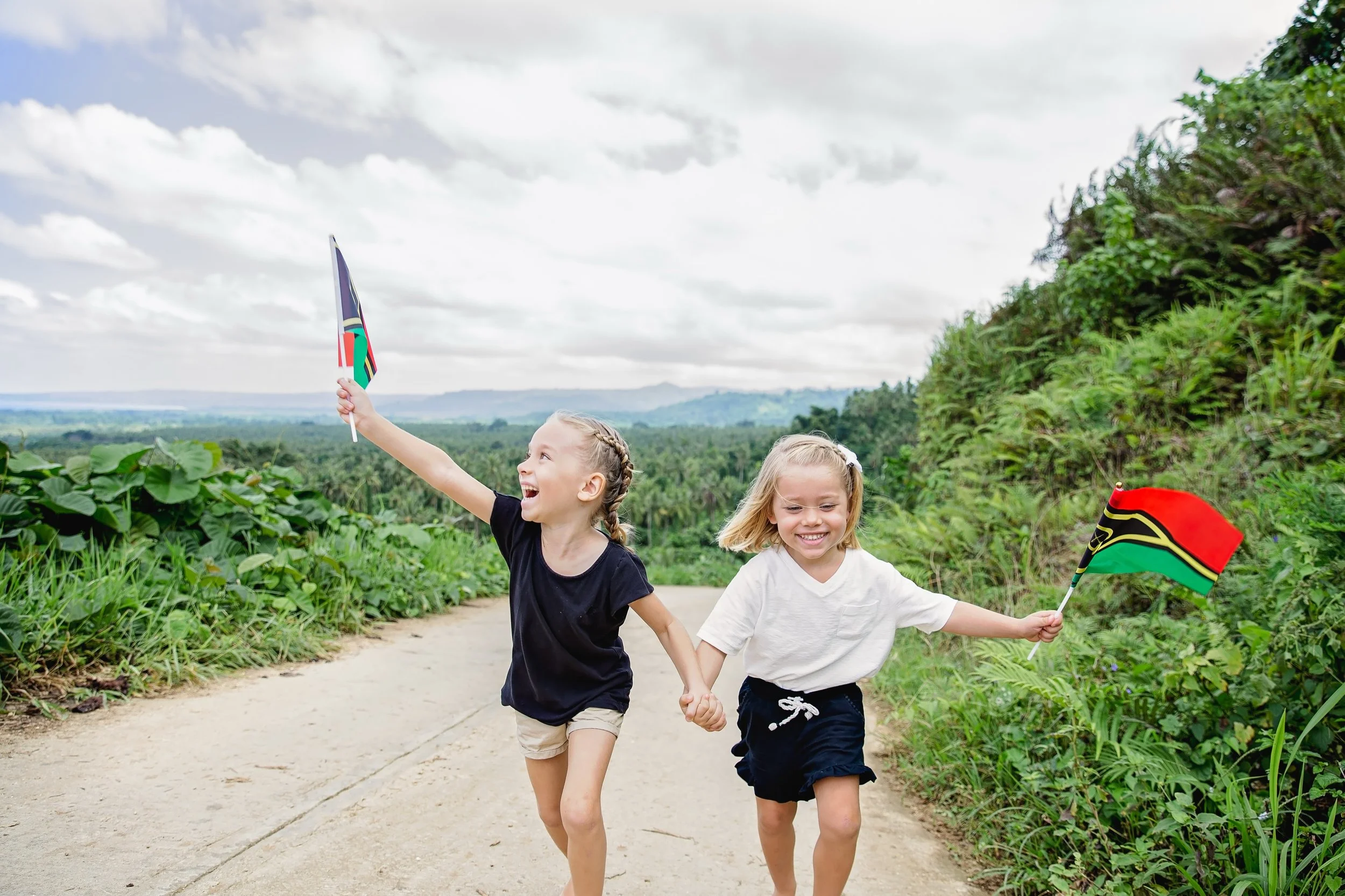 🏝️ From the islands to the heartland&hellip; a blog of why we chose to move to Kansas City is up on my site&hellip; feel free to check check it out (under blogs) 🏝️
.
.
.
.
#movingtokcmo #kansascitybound #kansascityfamilyphotography #kcmophotograph