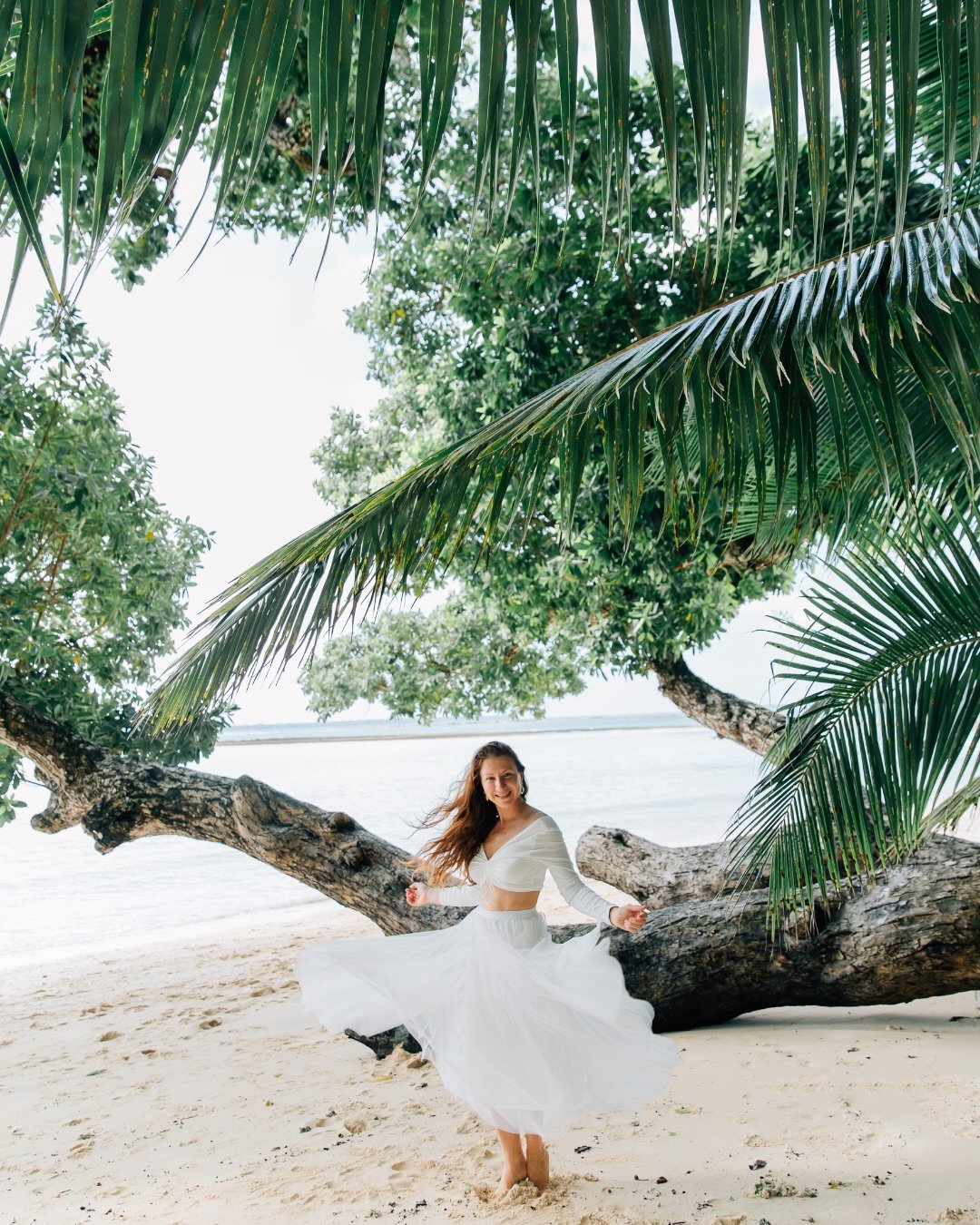 Currently dreaming of turquoise water and holding seashells up to my ear pretending I can still hear the waves. 🐚 #TBT #PacificIslandDays&rdquo; #friendshipsession