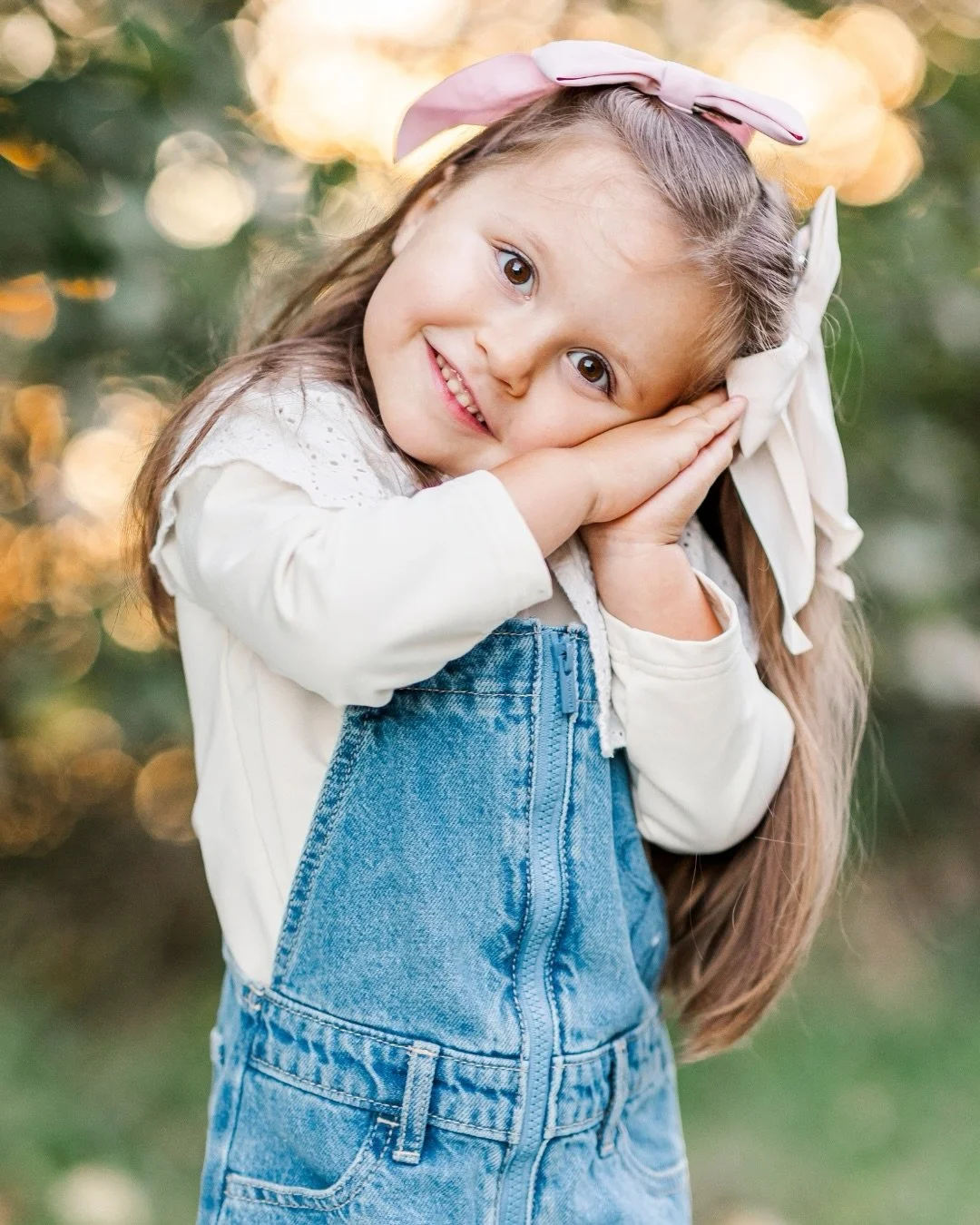 Have you heard? Fall minis are booking for October &mdash; don&rsquo;t wait, spots are filling fast!
.
.
.
.
#KansasCityPhotographer #KCFallMinis #KCPhotography #KansasCityFamilyPhotographer #FallInKC
