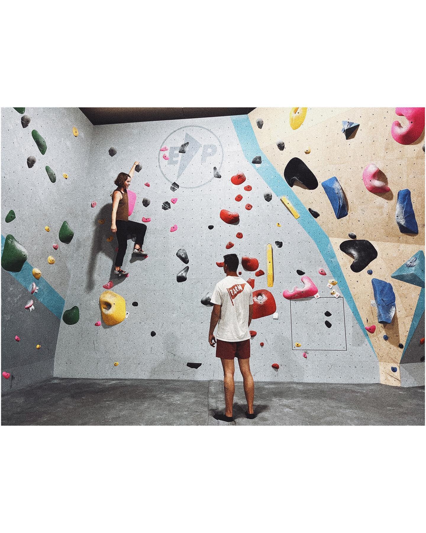 A good ol&rsquo; time climbing these rocks with these outta towners. 
Godspeed @josh.burton_ pls prepare your home for my vacation. 

Godspeed @yayayayayaitsme_  pls prepare me a meal the next time you have your own kitchen