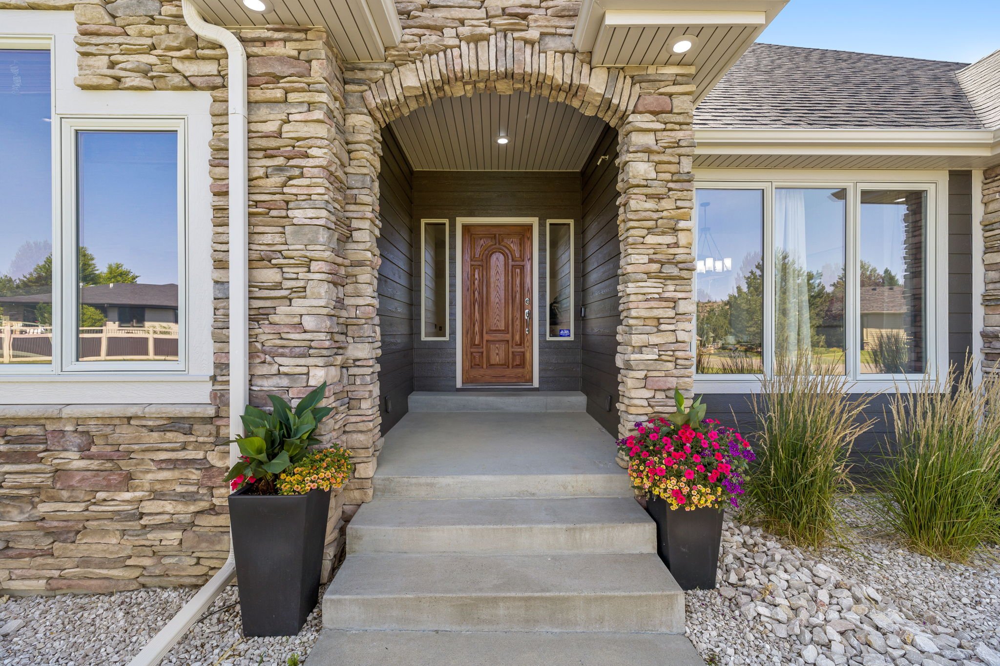 3-web-or-mls-4123CedarwoodLn_43.jpg