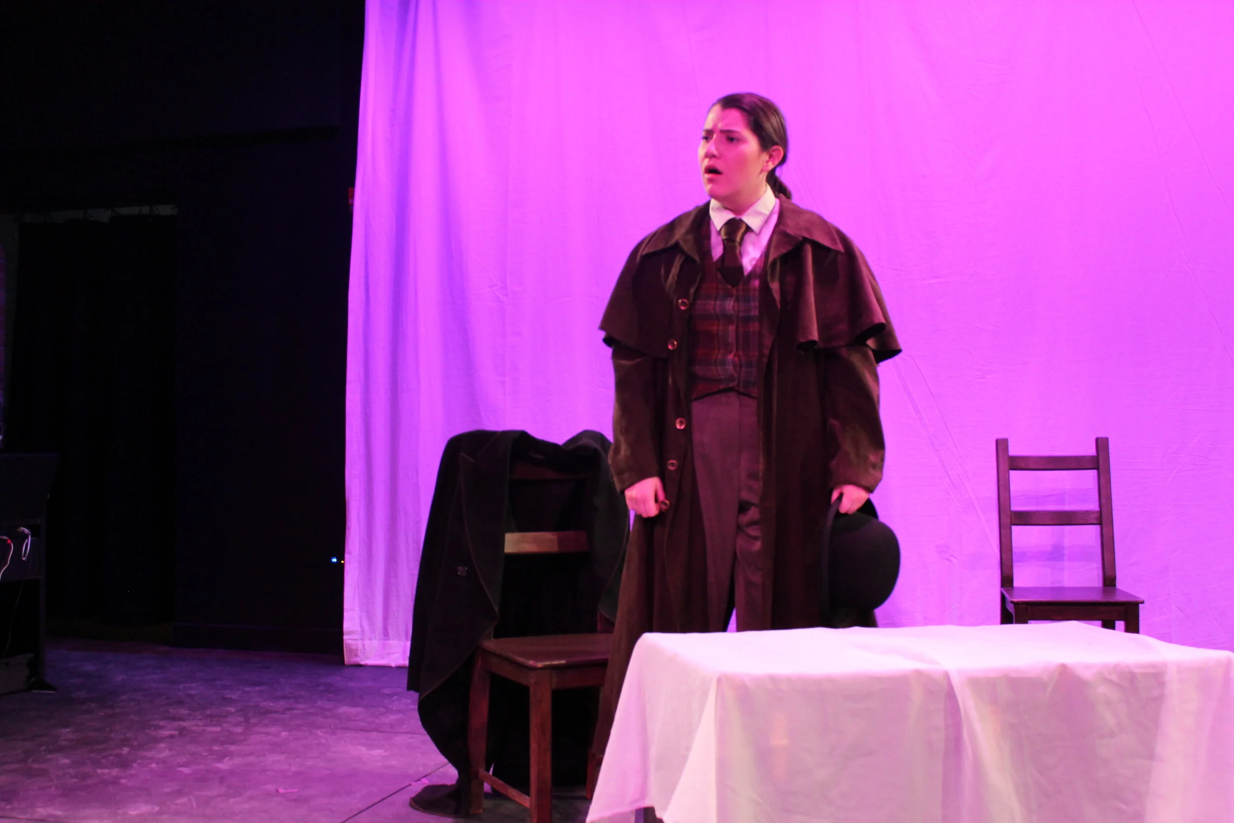  Hannah Greene as Inspector Lestrade 