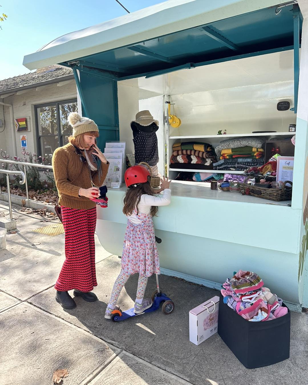 The kiosk was open today &hellip; currently hosting our op shop! Pop past on Mondays and Thursdays to check it out #thekiosk #miniopshop #community #neighbourhoodhousesvictoria