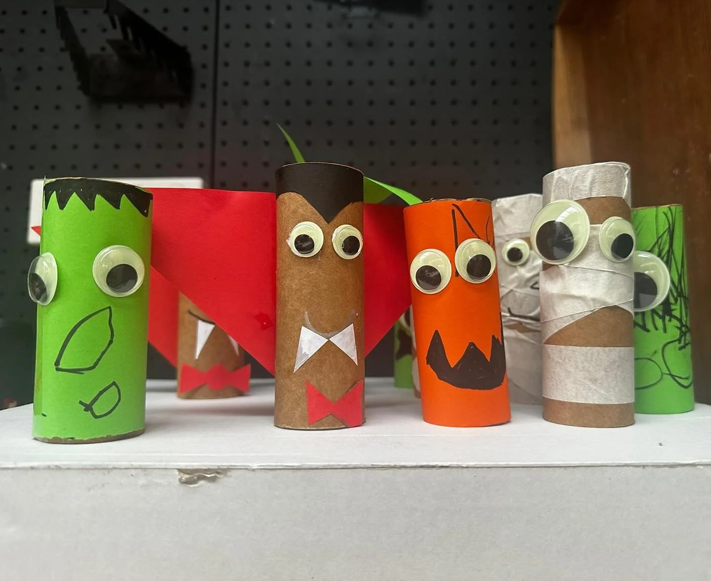 Halloween craft from our AAA Arts group today. Pretty cute! #halloweencraft #neighbourhoodhouse