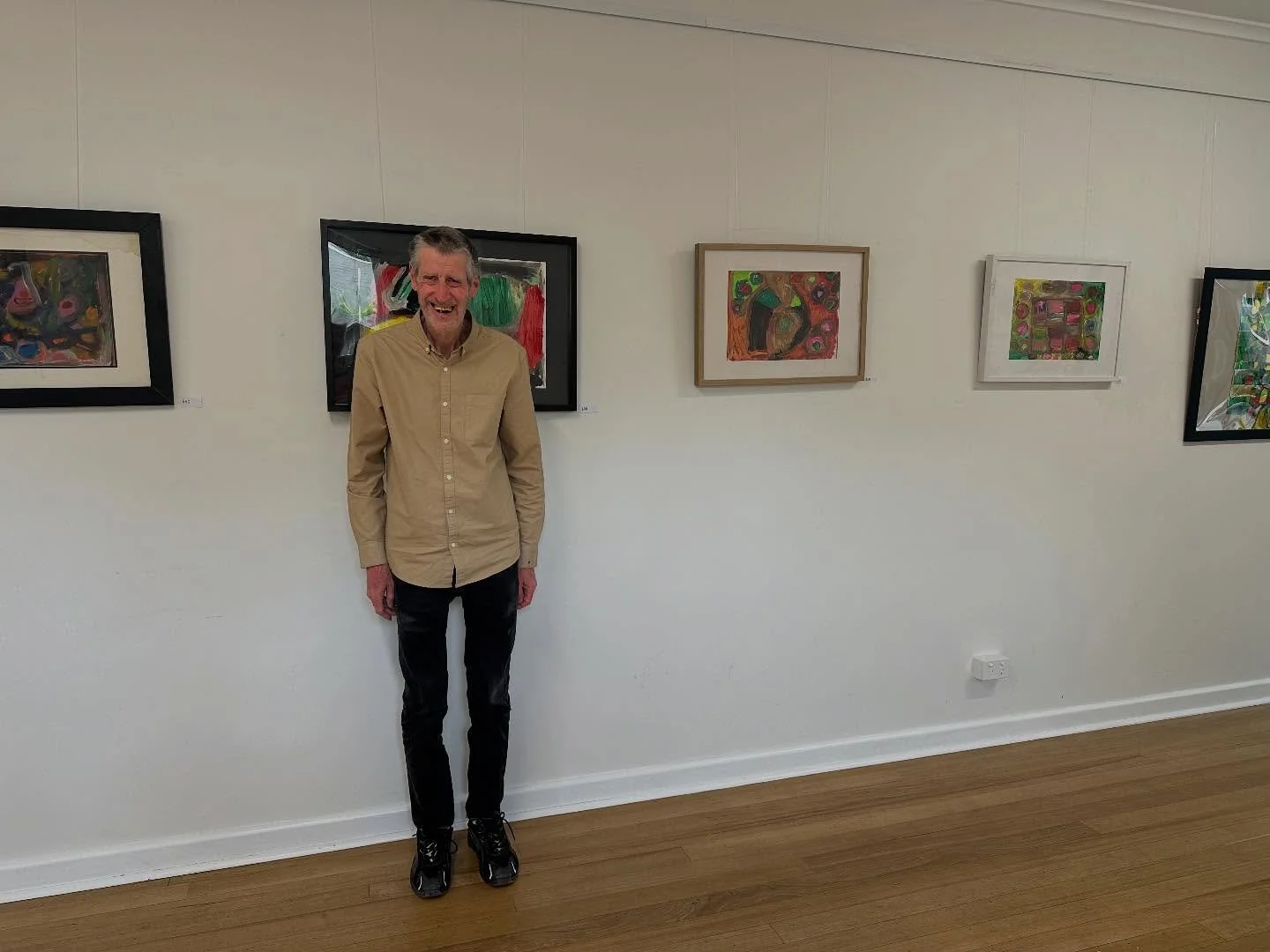 Great to have local artist David Edgell exhibiting at ACC in the lead up to Christmas. Our art hanging system is a fabulous community asset. #communityart #neighbourhoodhouse #yarracityarts