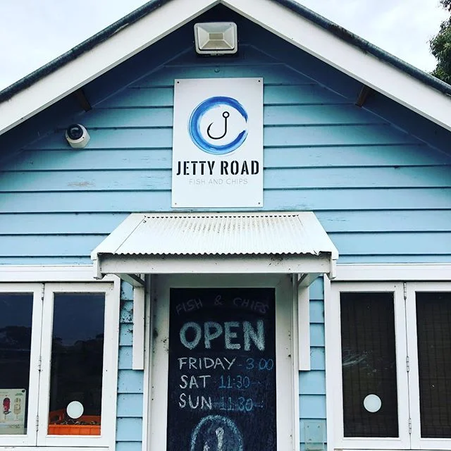 Come see us for your takeaway Fish &amp; Chips this weekend!
Open 11:30am both days!
#fishandchips #barwonheads #jettyroadfishandchips