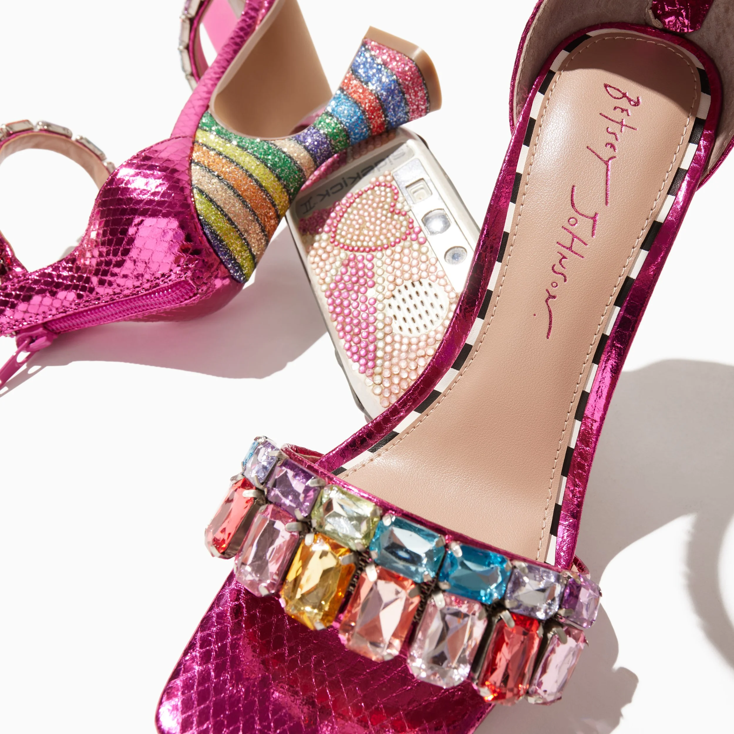 BETSEY_2022_04_APRIL_STILLS_0602.jpg