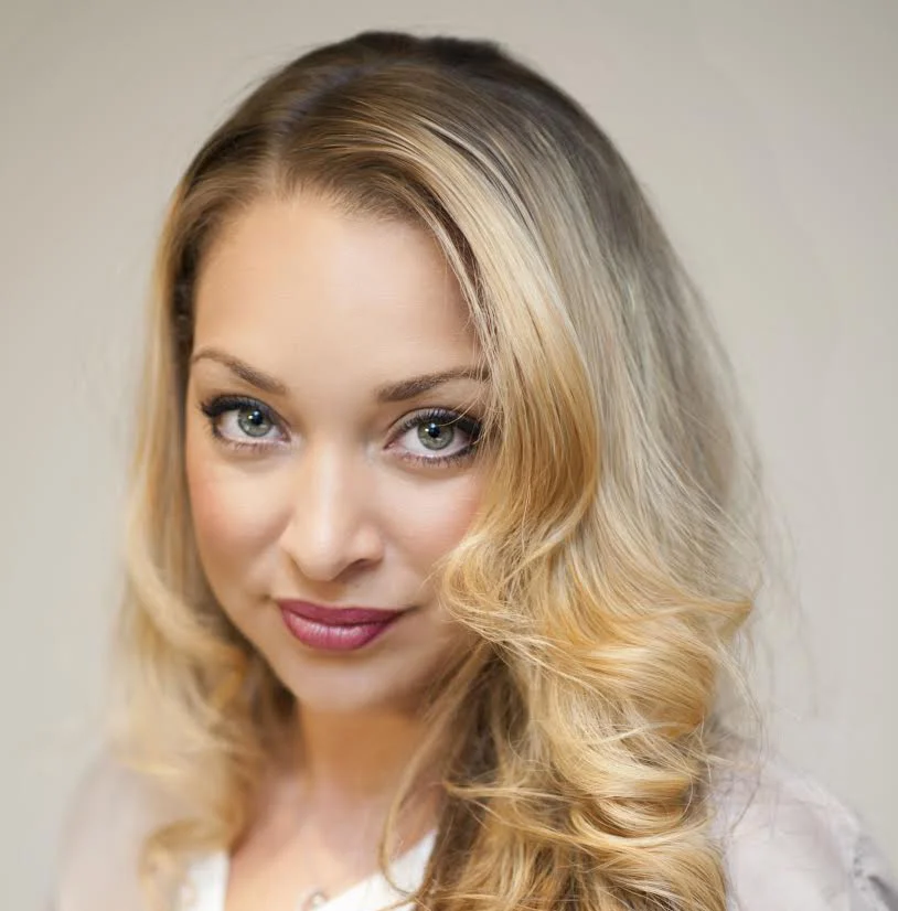 Mika Holborow Makeup Artist Montreal a.jpg