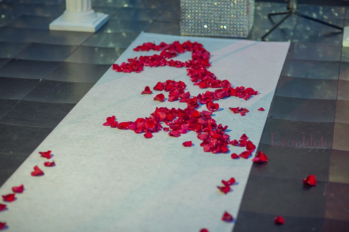 wedding ceremony aisle runner le mont blanc laval montreal