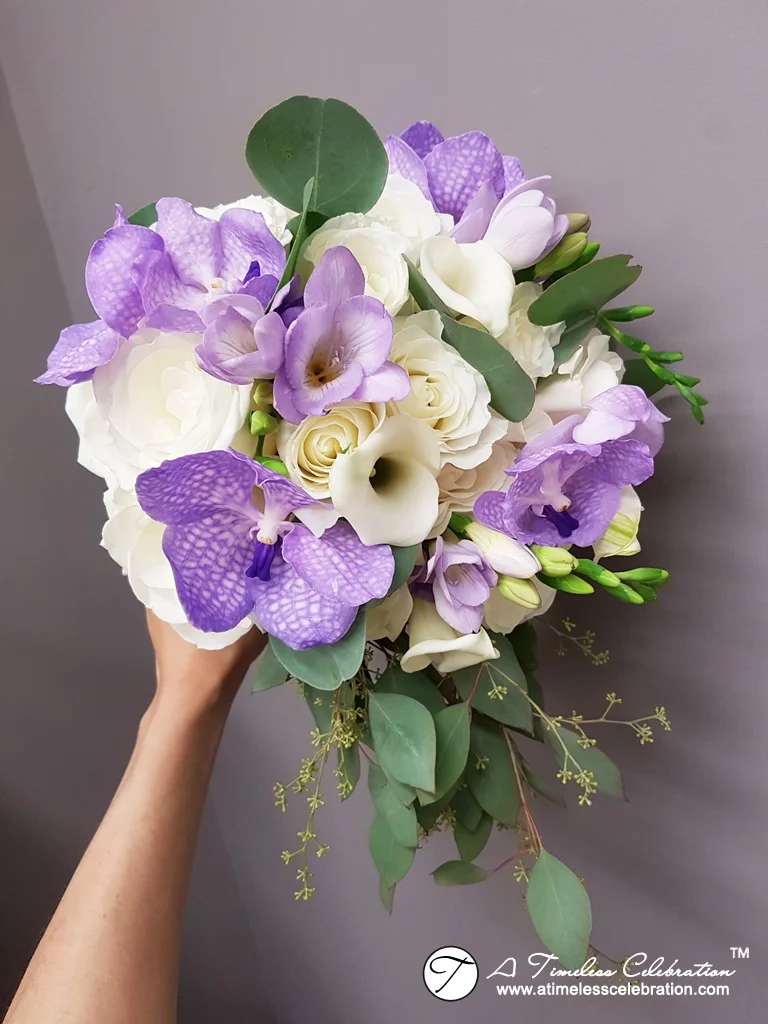 Old-Montreal-Purple-White-Wedding-Flower-Bouquet-Florist-Hotel-Place-dArmes-20170603_002409.jpg