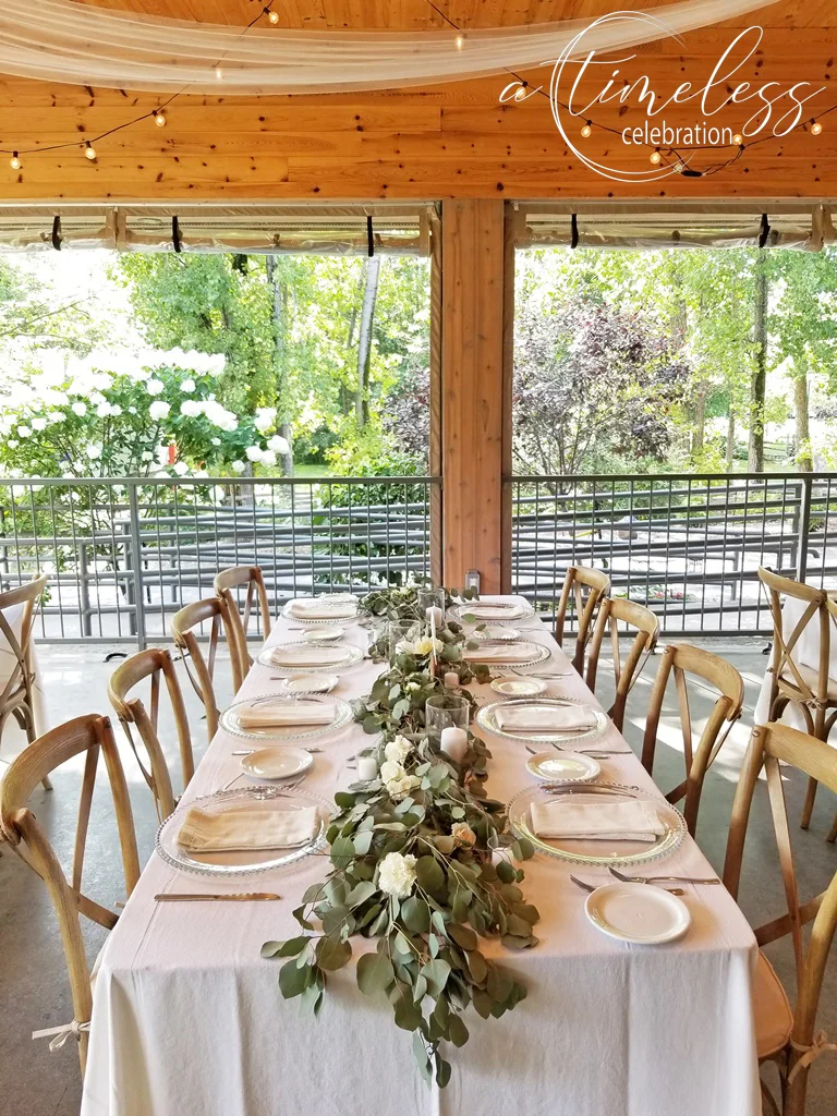 natural-organic-outdoor-wedding-floral-runner-montreal.jpg