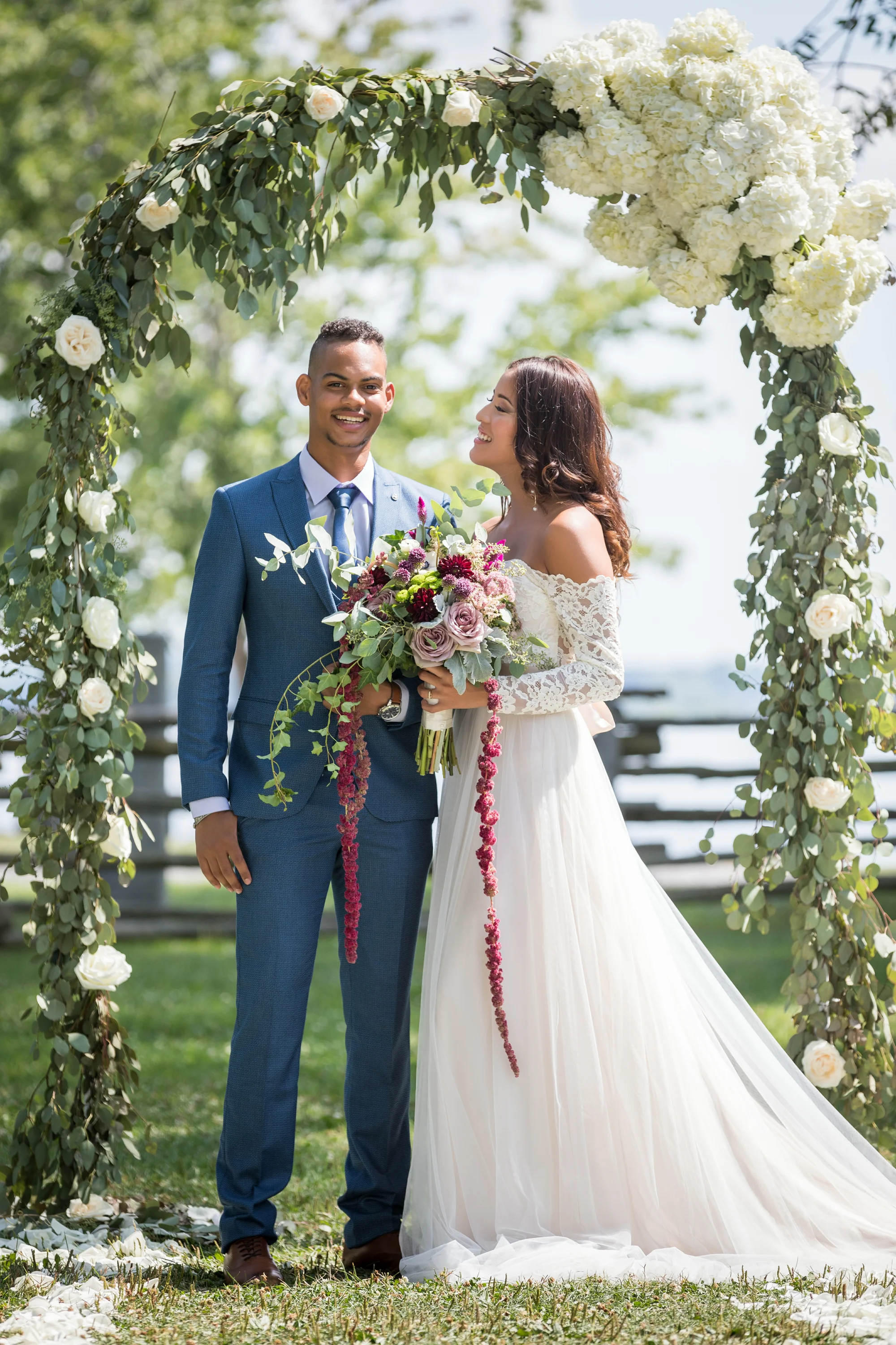 garden-style-wedding-montreal-florist-greenery-floral-arch.jpg