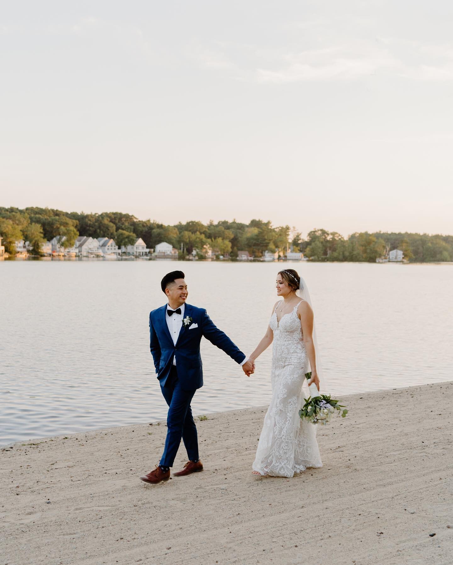 A few of my favorites from this beautiful lakeside wedding ✨