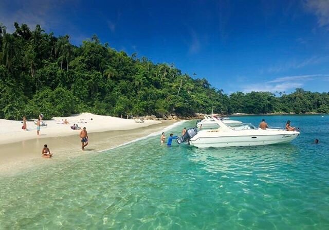 Can&rsquo;t wait till we can go back to island hoping.
.
.
.
.
#goodtimesarecoming #vida #exploringbeaches #praia #playa #sunshine #vitaminD #angra #rio #paridise #covid19 #soon #islandlife #reefpoint #acaialways #ilhagrande #acai #riodejaneiro #angr