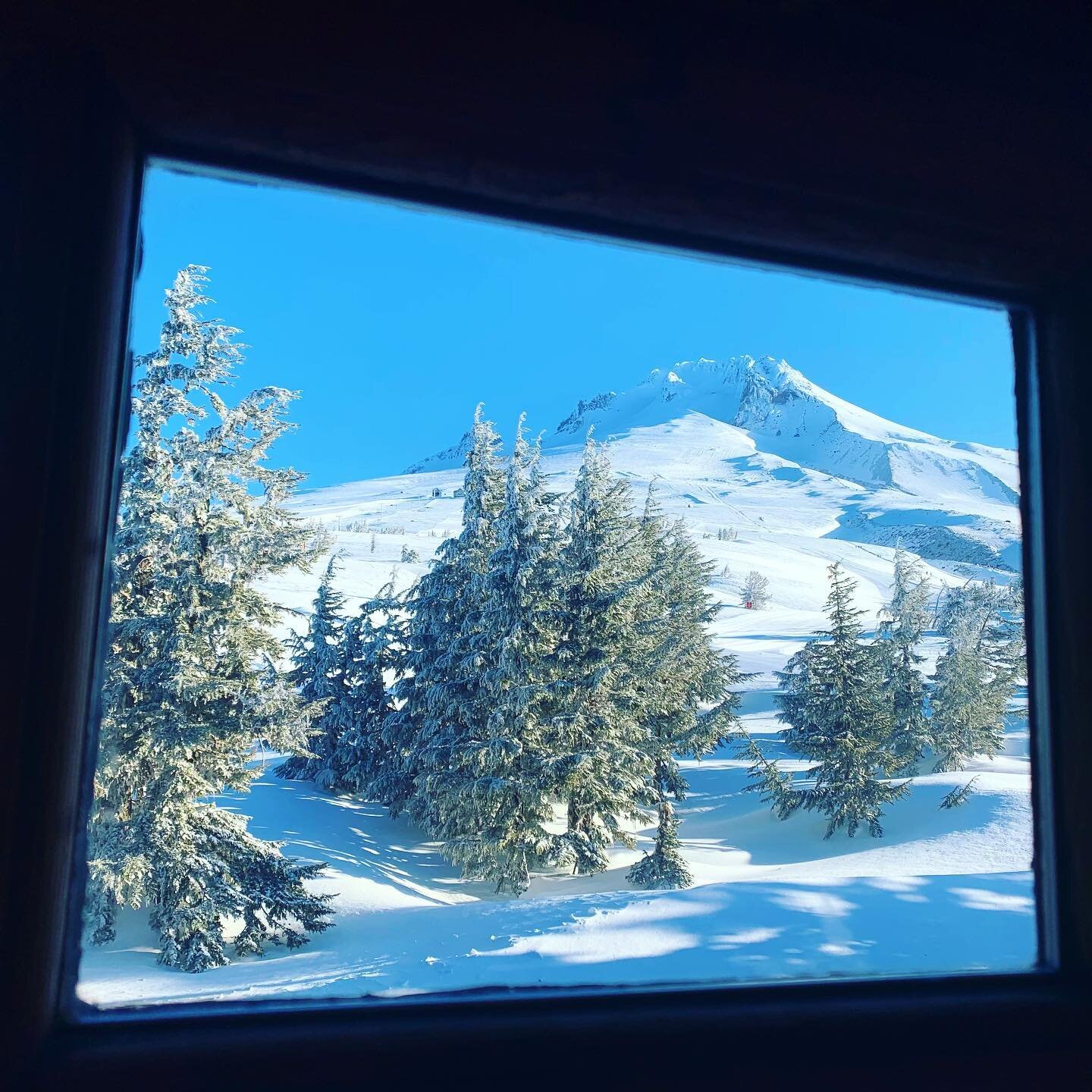 📍Mt Hood as seen from @timberlinelodge (On Cascades, Grand Ronde, Siletz land, &ldquo;Wy&rsquo;east&rdquo; is what many claim as one of the first names given to it).

Mt Hood in many ways has felt like my North Star since moving to Oregon. I&rsquo;l
