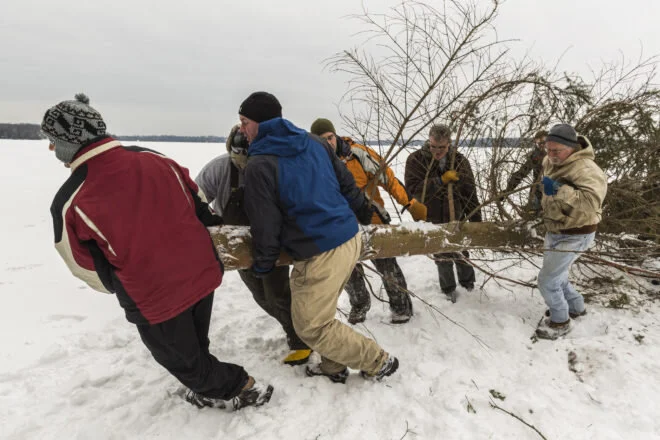 Kangaroo Lake Association Continues ‘Fish Sticks’ Project