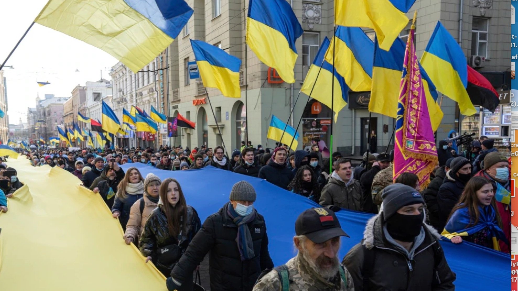 Что происходит на украине сегодня последние. Украинцы сейчас. Что на Украине на сегодняшний день. Митинг Евросоюз Украина. Украинцы в Москве.