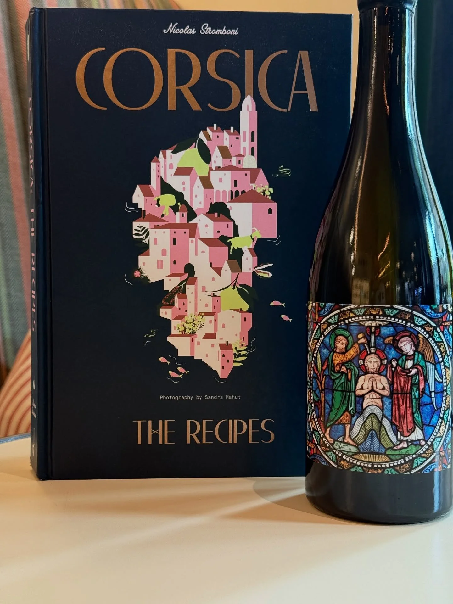 Explore the real Corsica through its rich food culture that effortlessly blends French and Italian cuisine. From stone-cooked trout or brocciu cheese doughnuts to veal tartare - you&rsquo;ll transport yourself to island life where wine pairs perfectl
