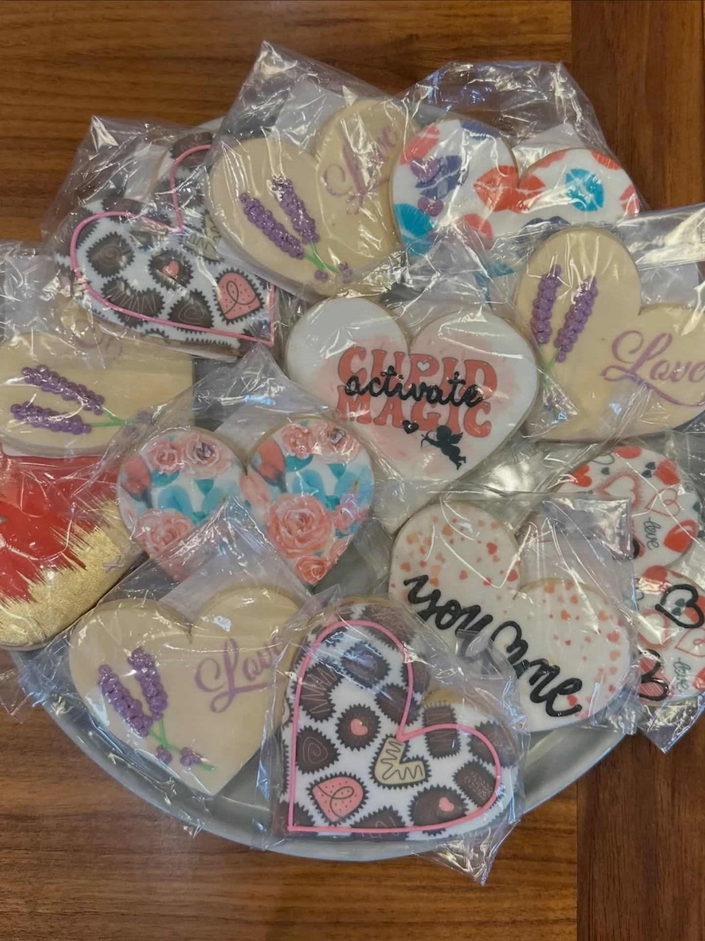 Come snag some fresh Valentine&rsquo;s Day cookies! Available at our market from 12-6pm or in the restaurant from 12-9pm! #eatdrinkplaynice