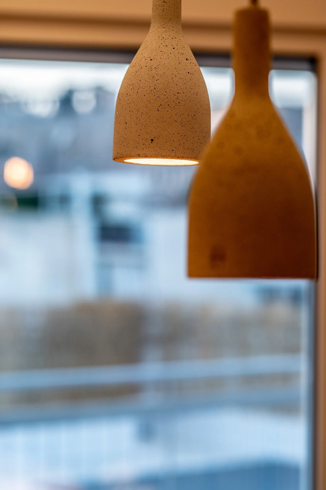 AMPULLA_Urbi_et_Orbi_cement_pendant_lamp_GEM_architects_3.jpg