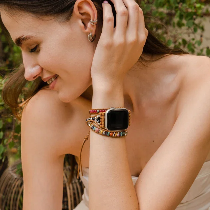 healing-amethyst-protection-apple-watch-strap-565375_700x.webp