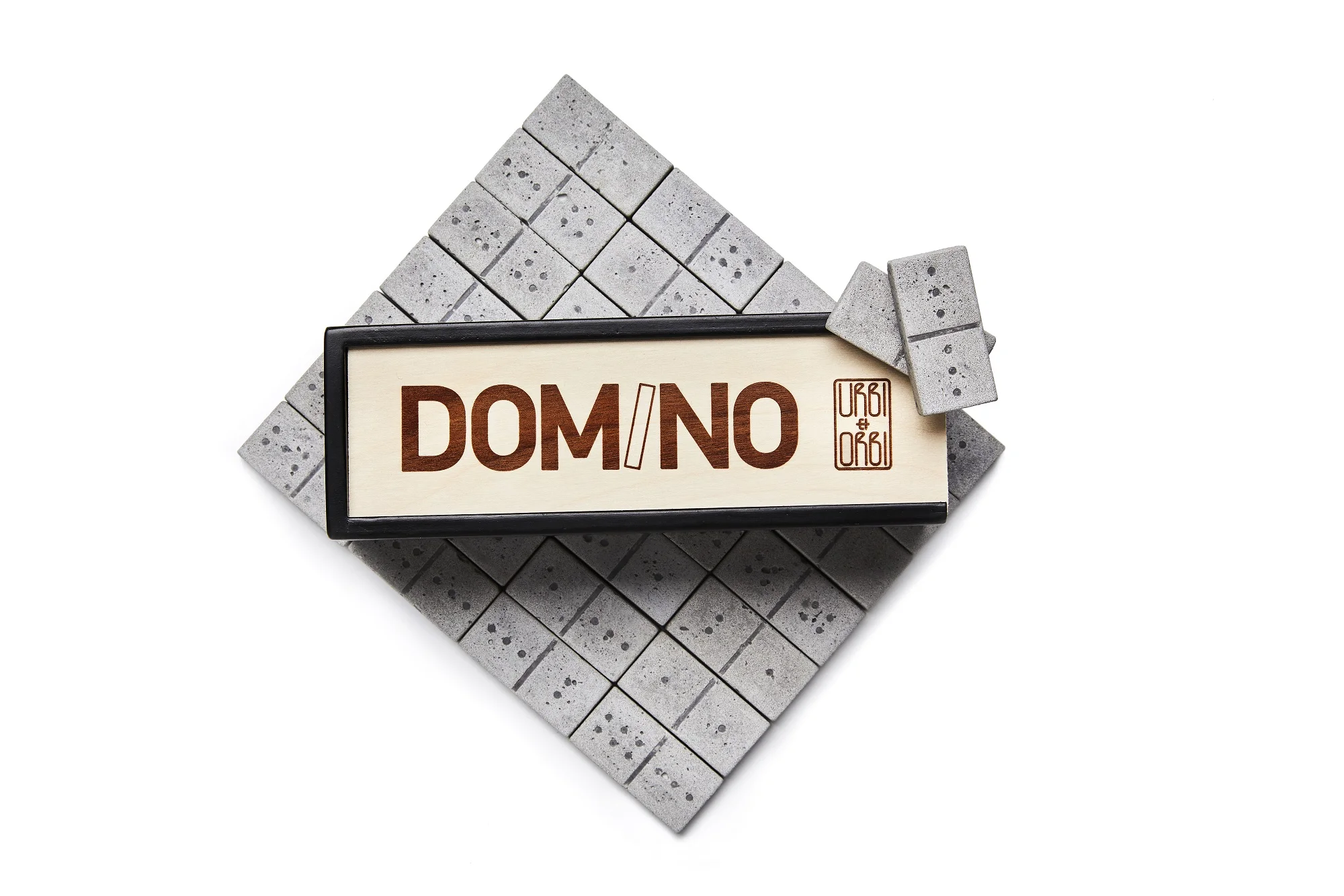 DOMINO 4.jpg